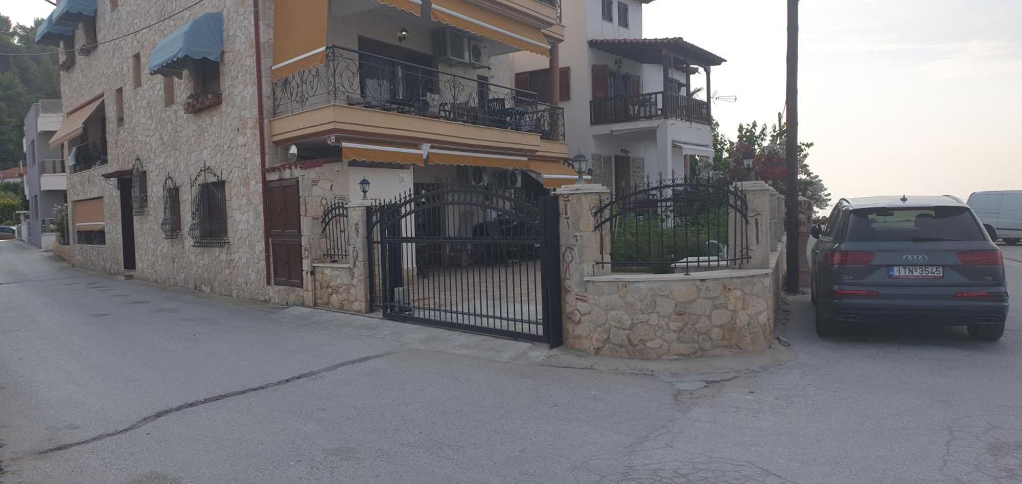 Metaxenia's House 101