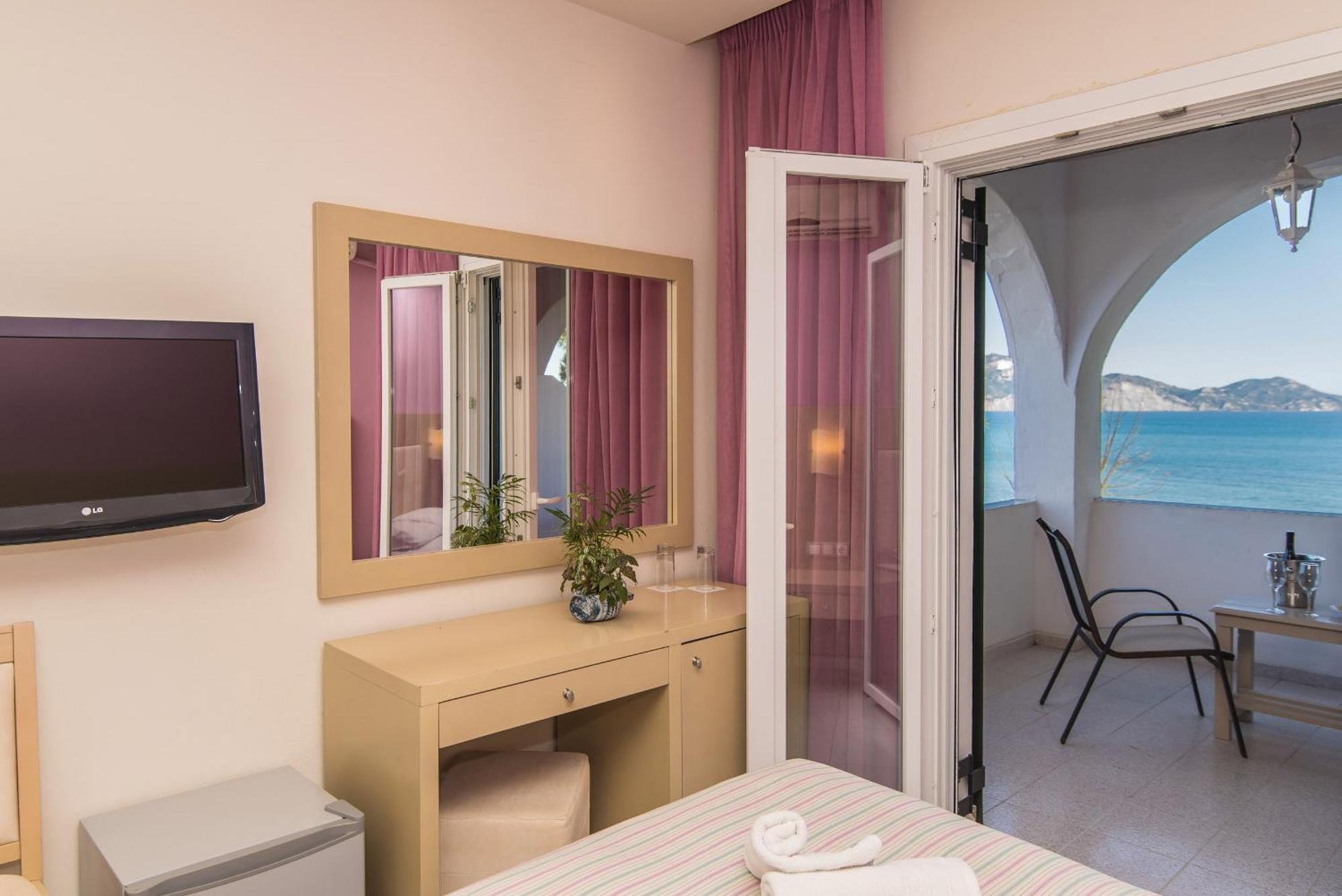 Porto Koukla Beach Hotel 3*