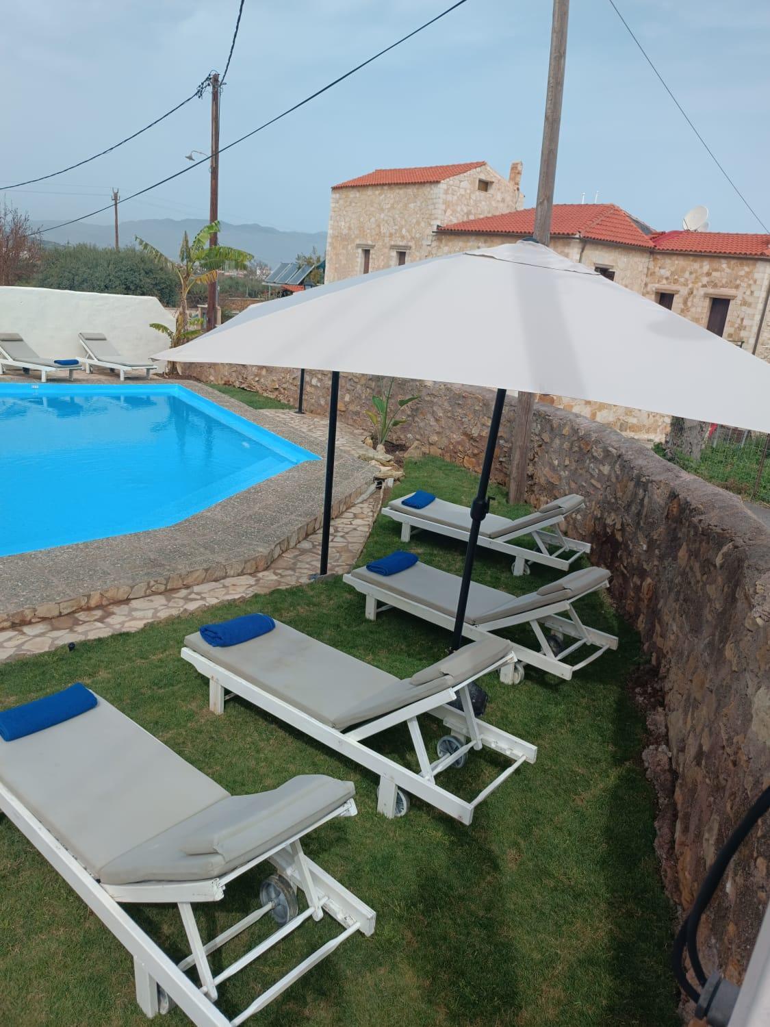 Lina Private Pool
