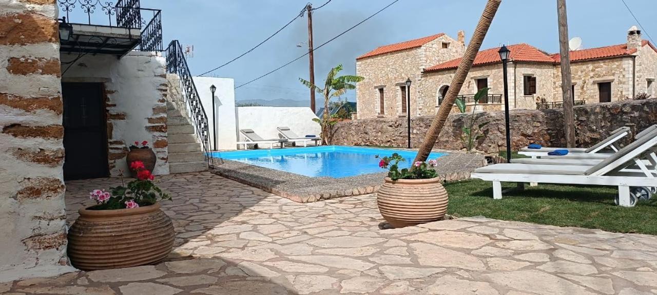 Lina Private Pool Villa *