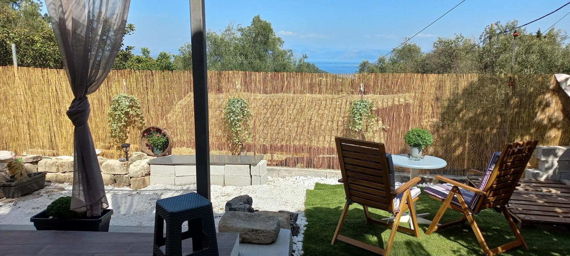 Holiday home Ori Leni Chlomos