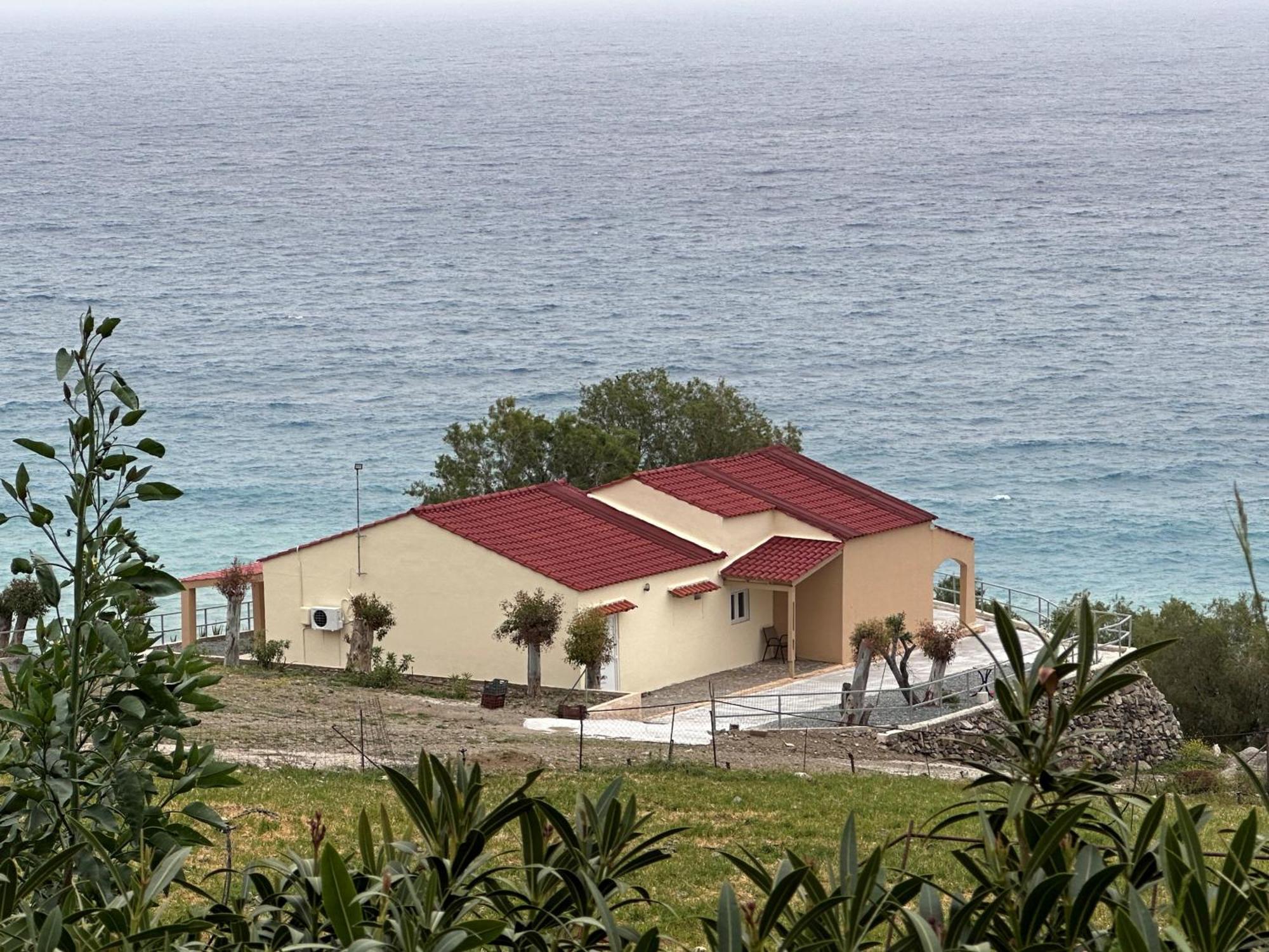 Sfinias Aparthotel