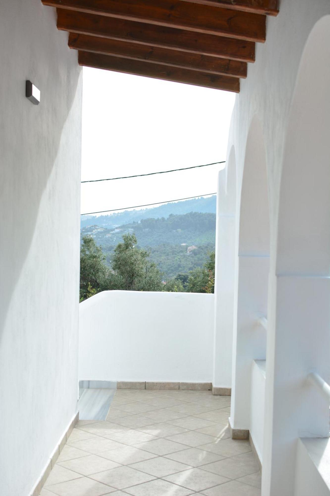Daphne's Family Apartment Skiathos Town