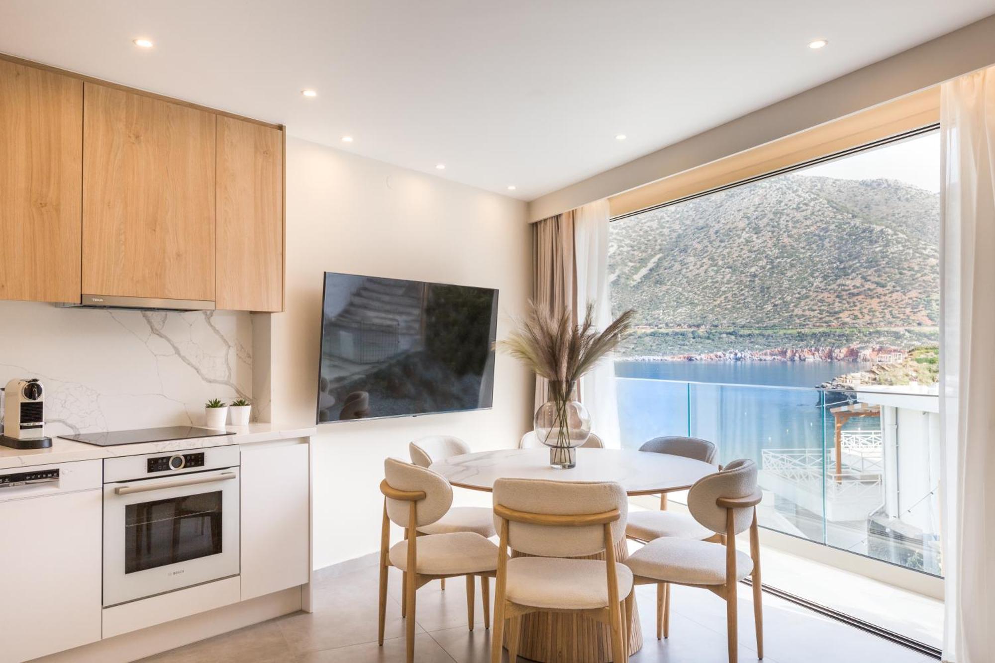 Villa Iris, Beachfront, With Jacuzzi, Up To 9 Guests, Mpali Beach, Rethymno! *