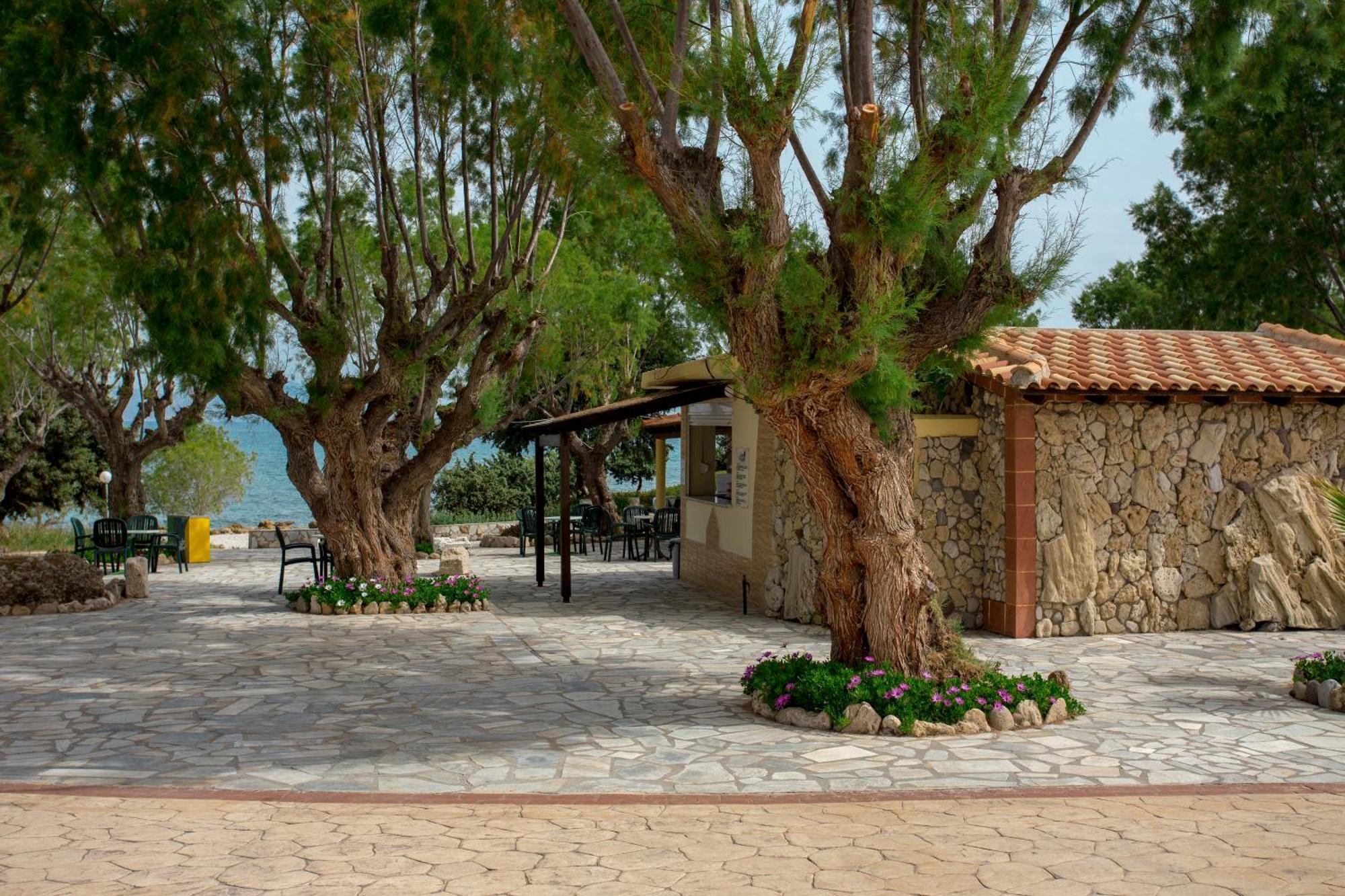 Eurovillage Achilleas Hotel 4*
