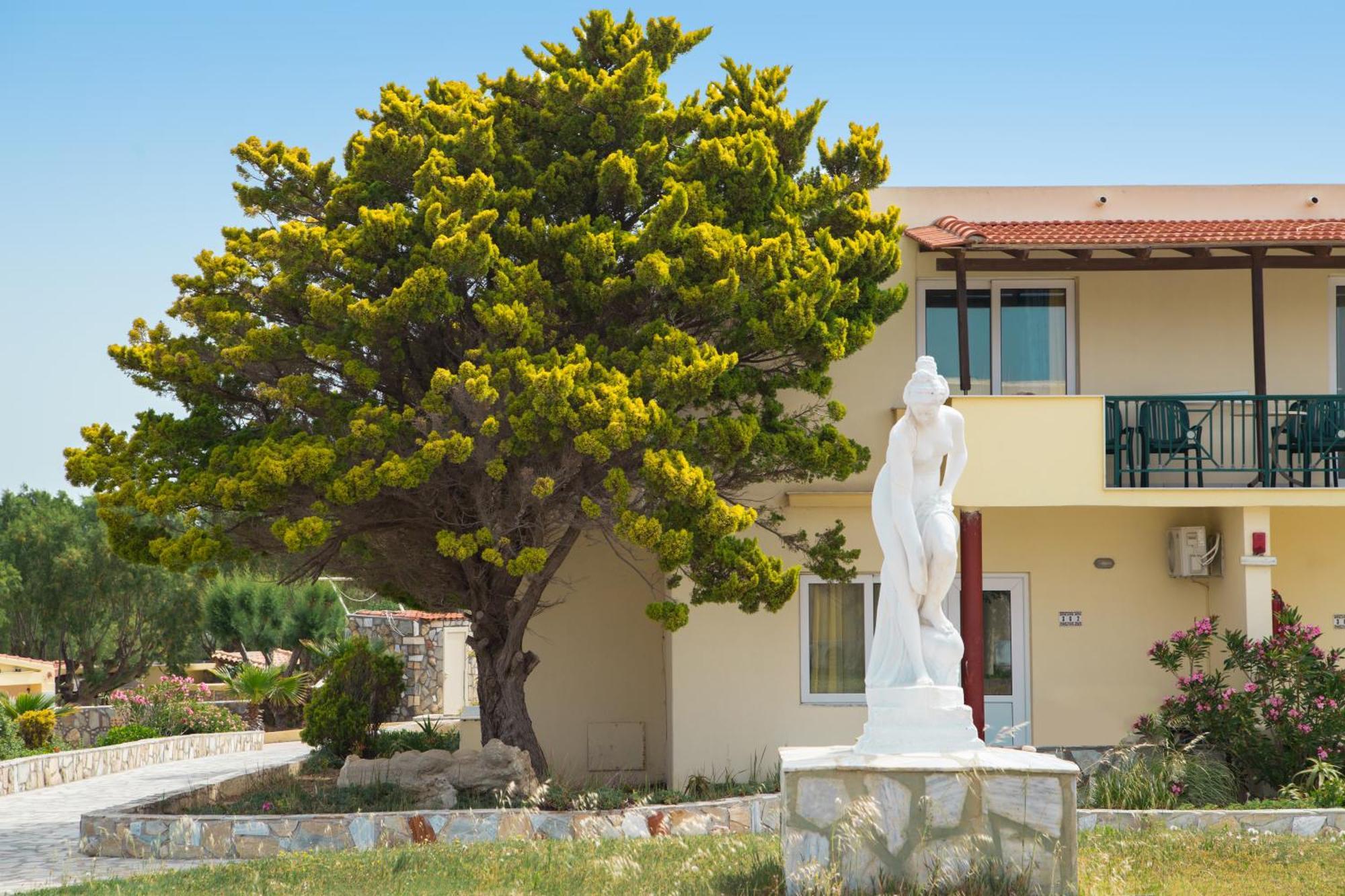 Eurovillage Achilleas Hotel 4*