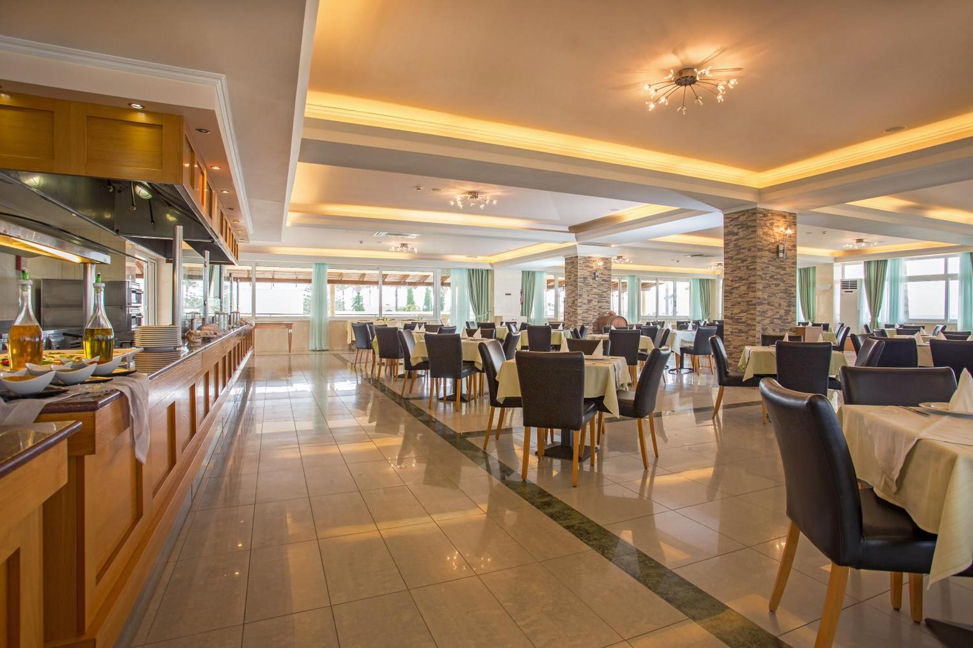 Eurovillage Achilleas Hotel 4*