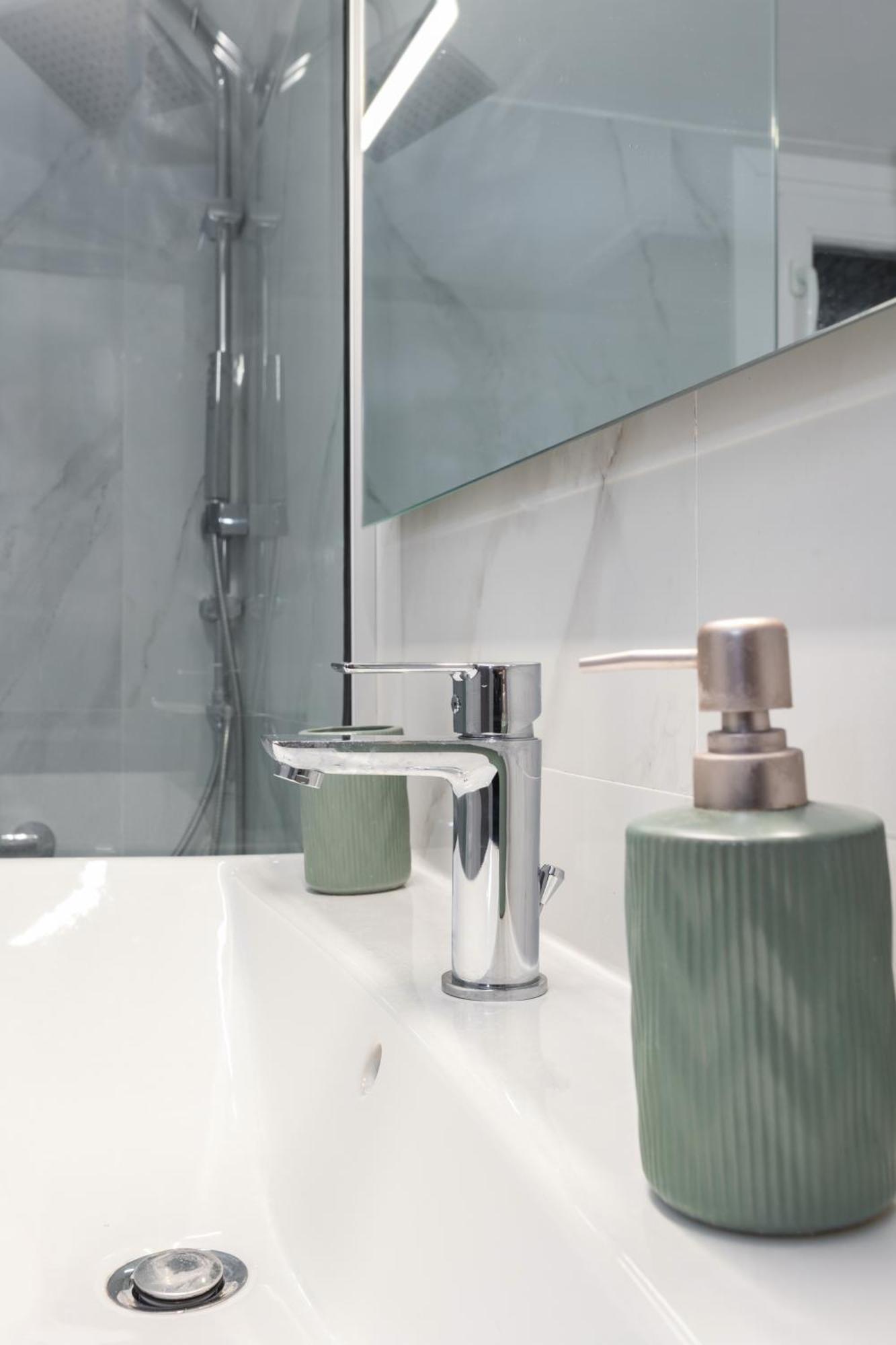 S&v Luxury Apartment *