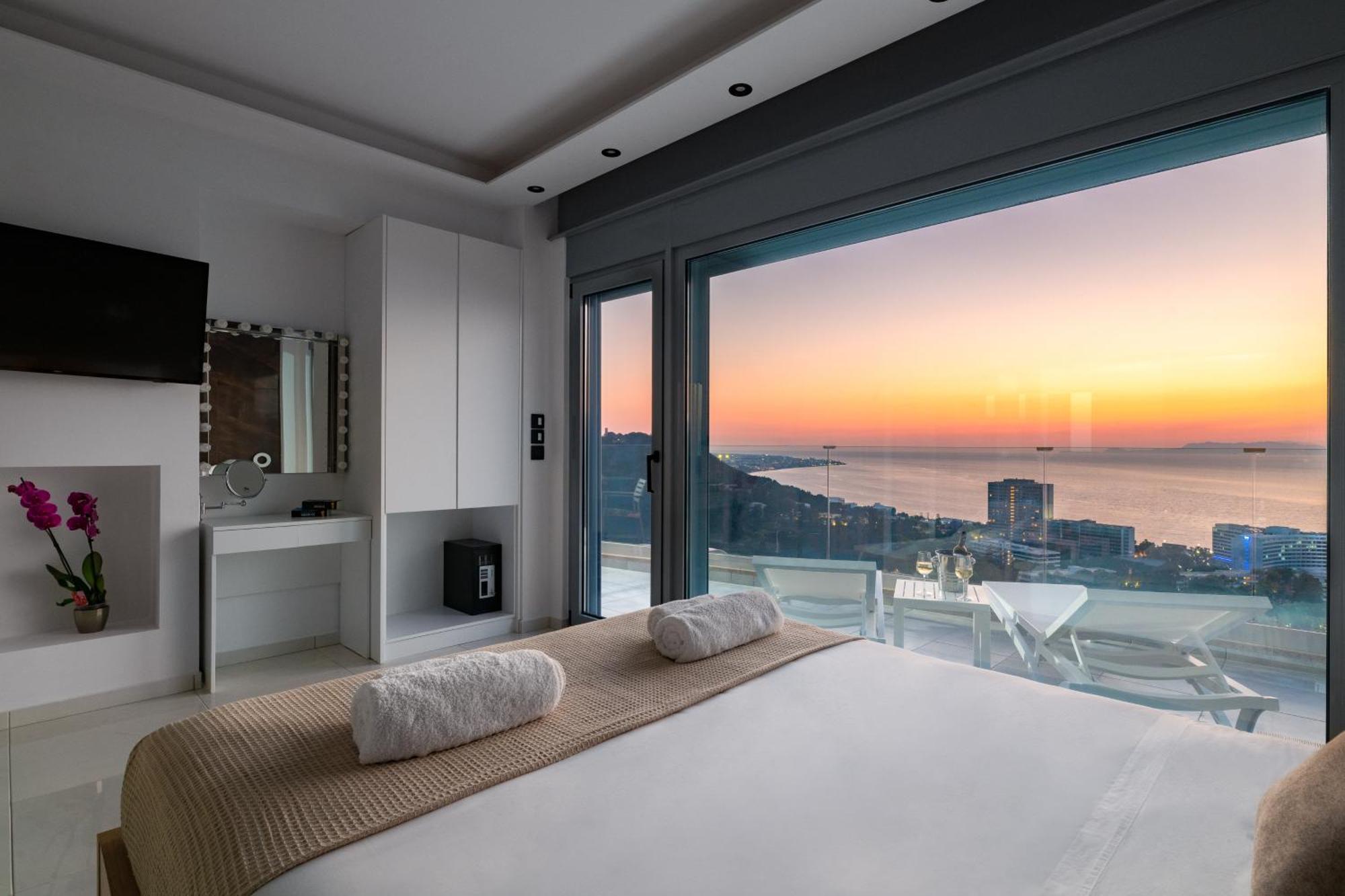 Rhodesrentalsgr Presents Rhodes Skyline Apartment