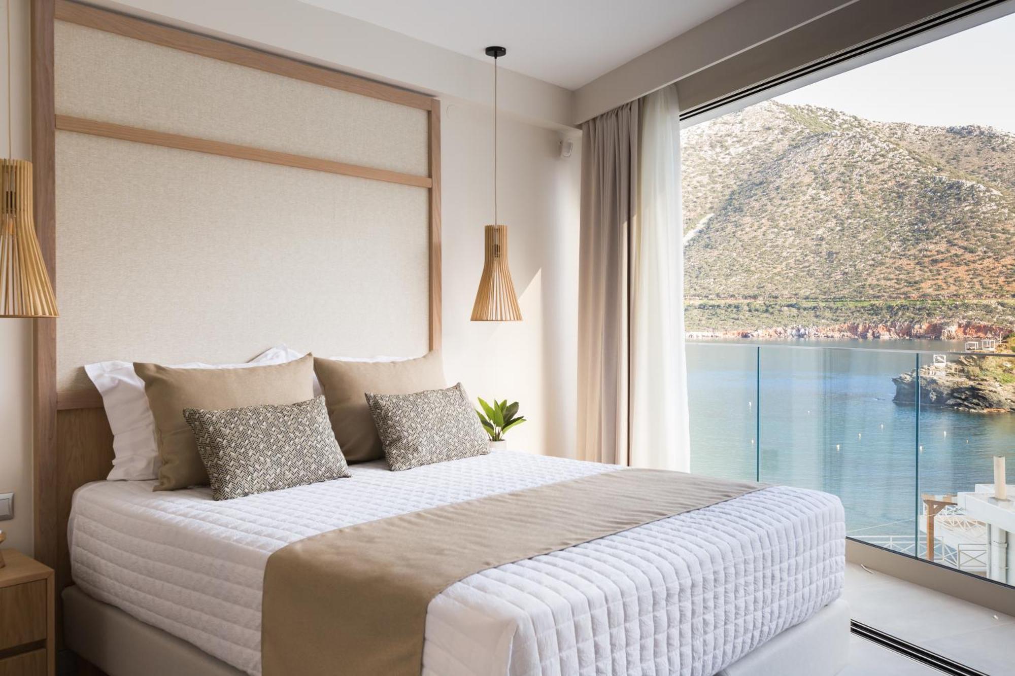 Iris, Beachfront, With Jacuzzi, Up To 9 Guests, Mpali Beach, Rethymno! Villa