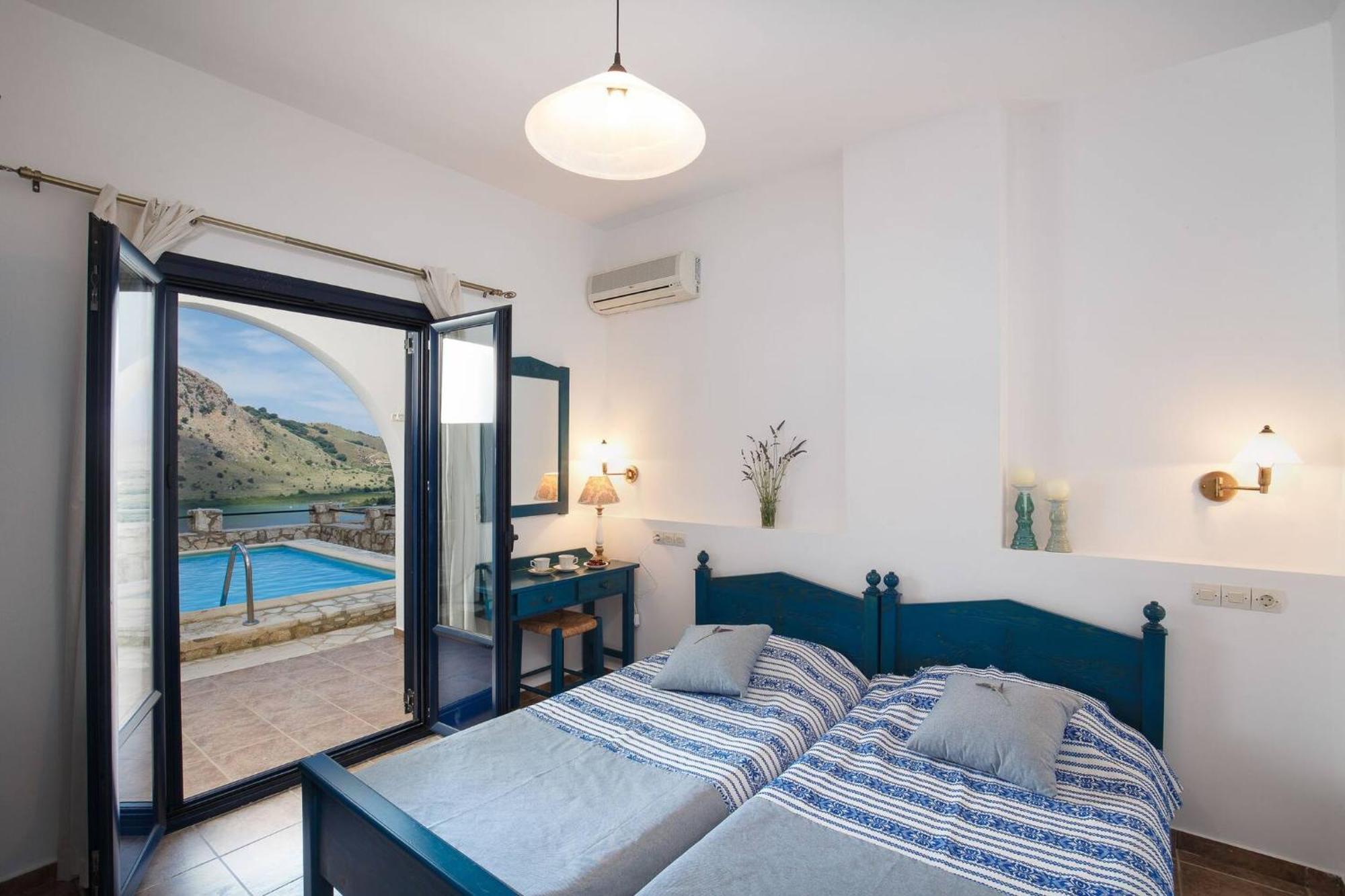 Villa Lindas In Unrivalled Position In Kournas *