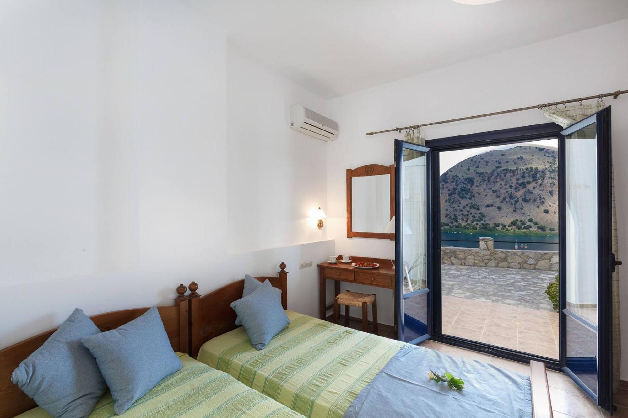 Villa Lindas In Unrivalled Position In Kournas