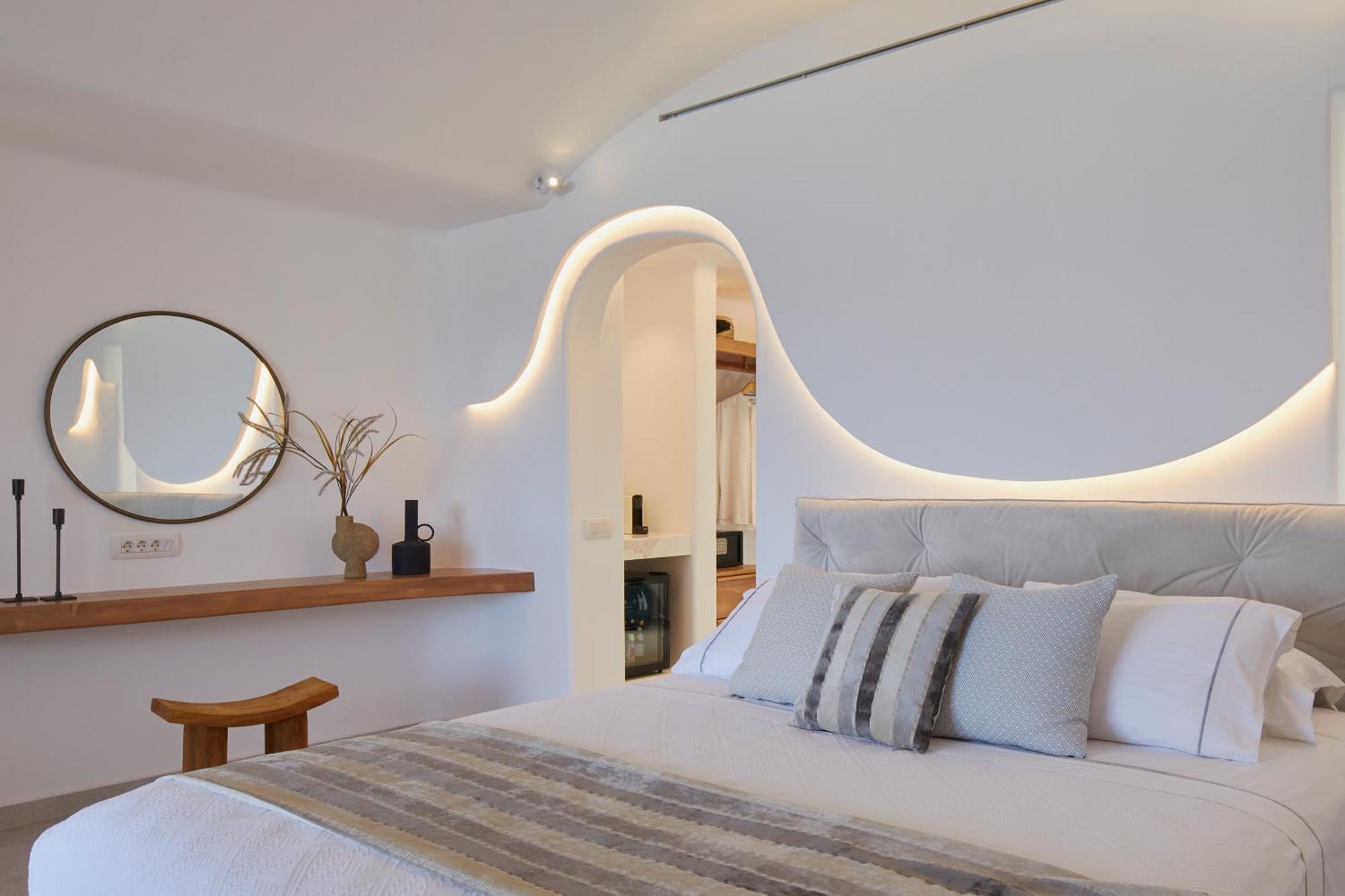 Phos The Boutique Akrotiri (Santorini)