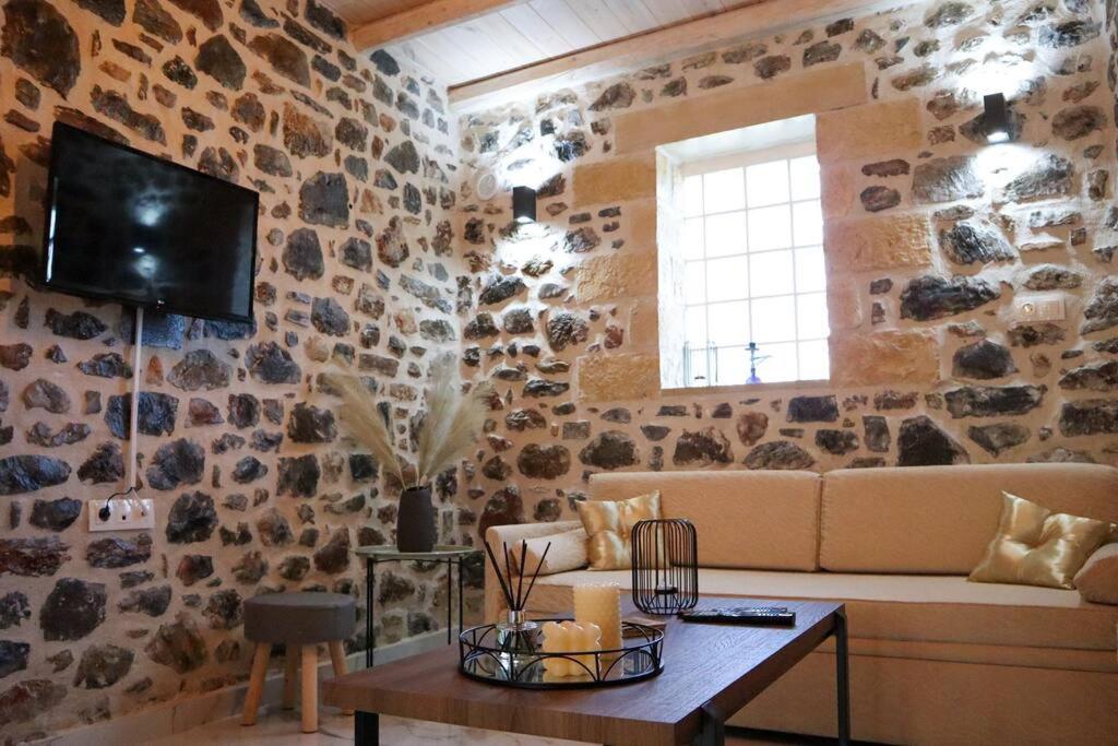Emmanouil Apartment