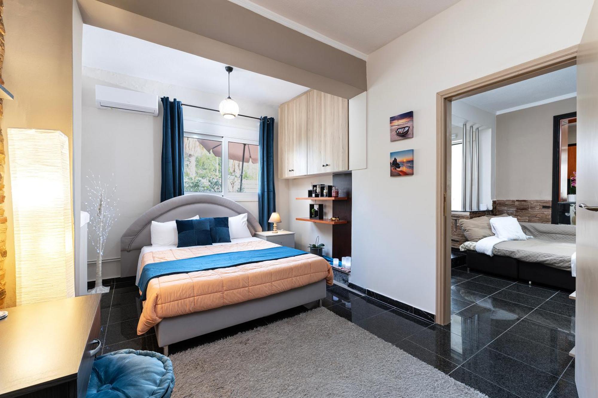 Sun & Waves Beachfront Apartment *