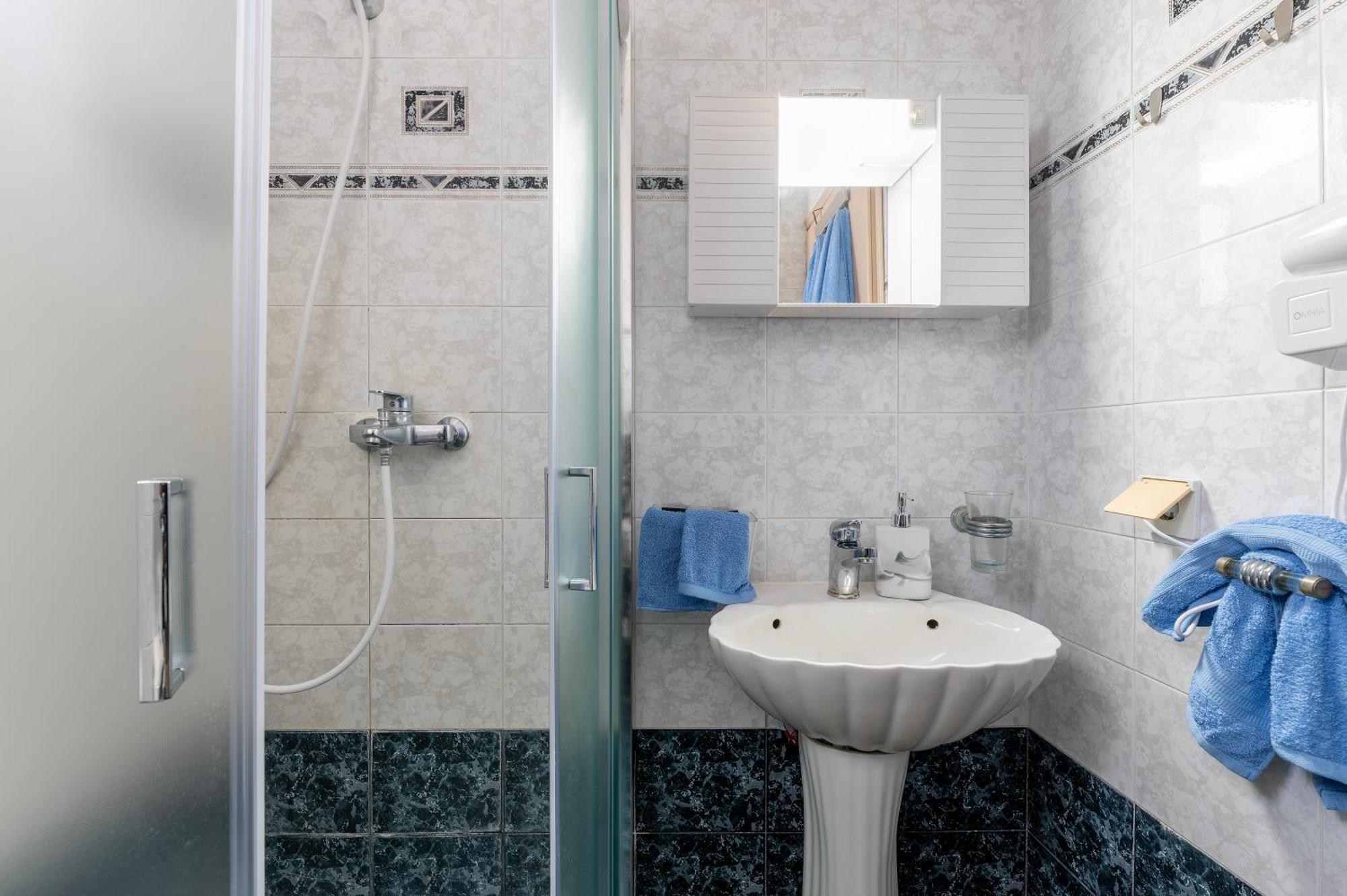 Sun & Waves Beachfront Apartment Lambi (Kos)