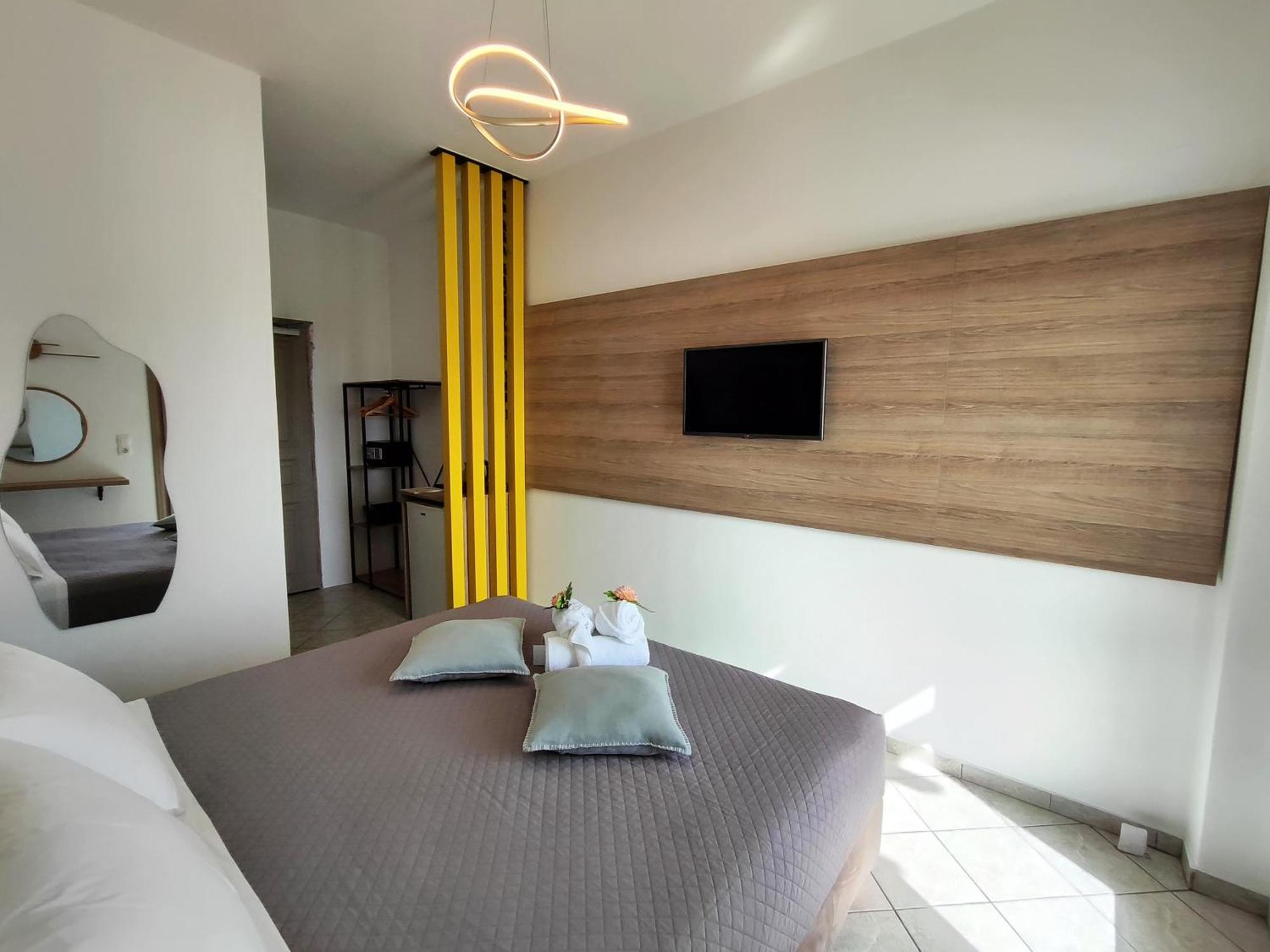 Nemesis Aparthotel Fira (Santorini)