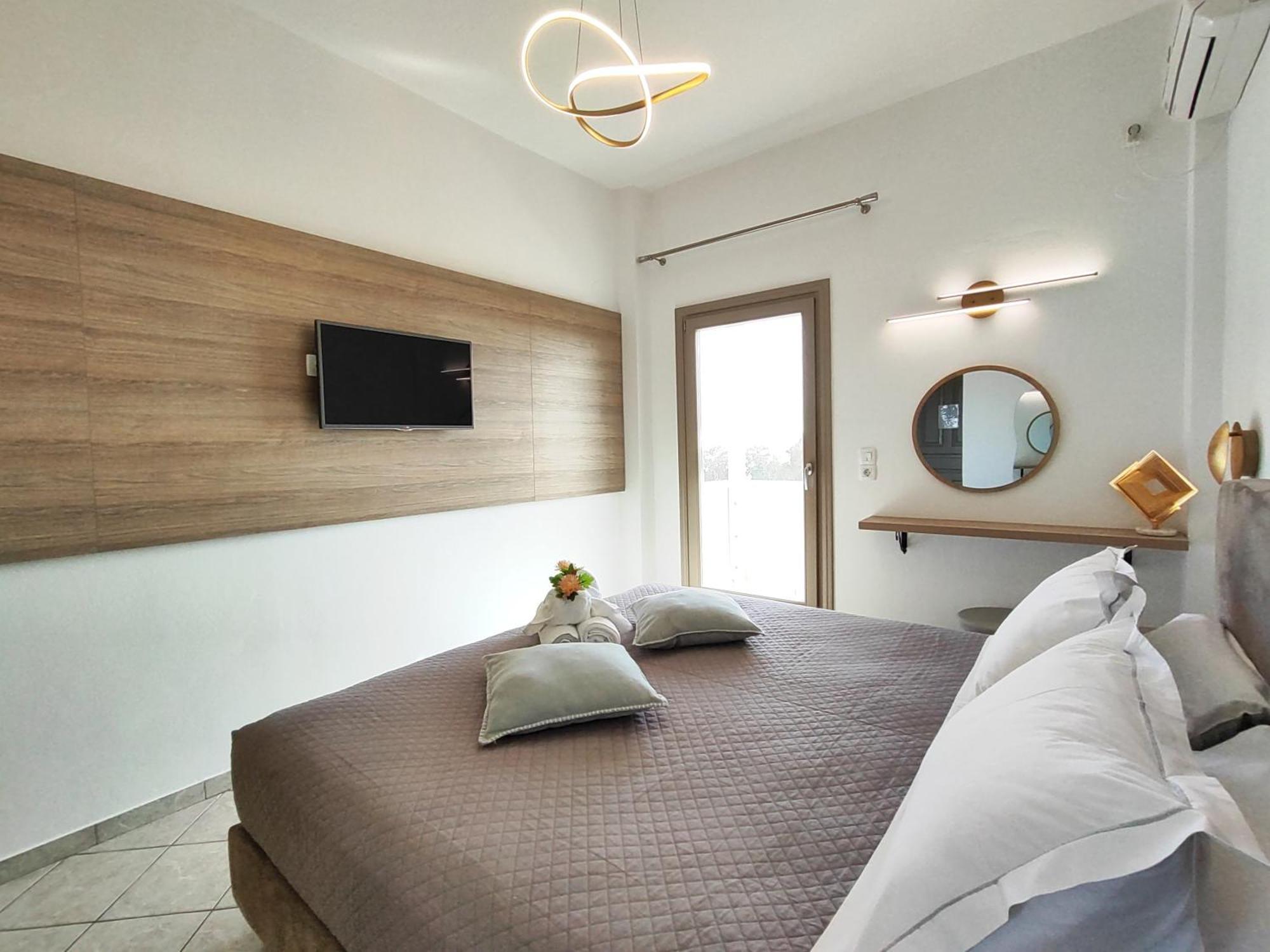 Nemesis Aparthotel Fira (Santorini)