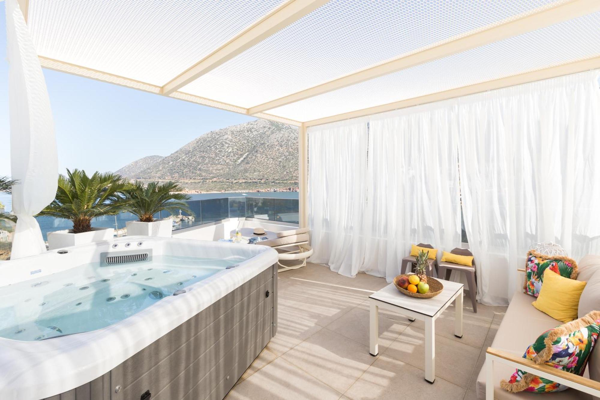Iris, Beachfront, With Jacuzzi, Up To 9 Guests, Mpali Beach, Rethymno! Bali (Crete)