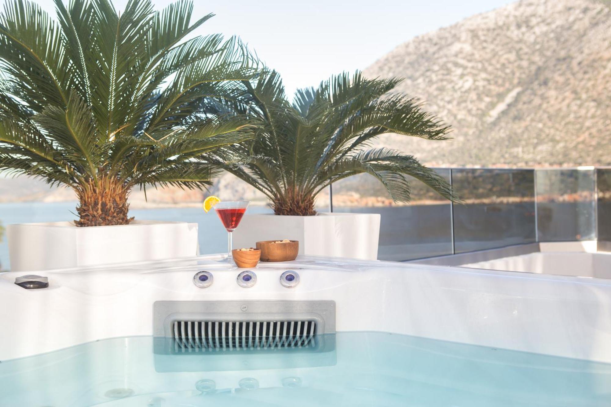 Iris, Beachfront, With Jacuzzi, Up To 9 Guests, Mpali Beach, Rethymno! *