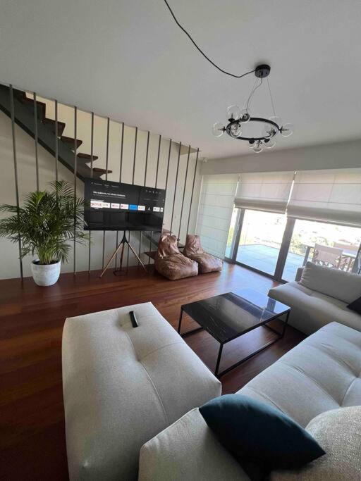 σπίτι με τζακούζι - θέα θάλασσα και λίμνη By Giomameze Apartment *