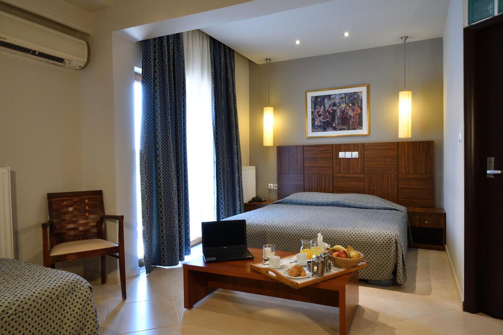 Four Seasons Hotel 3*