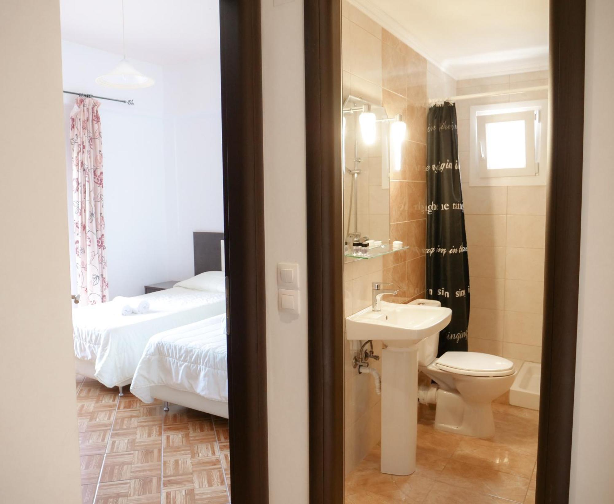 Zeus Throne Aparthotel