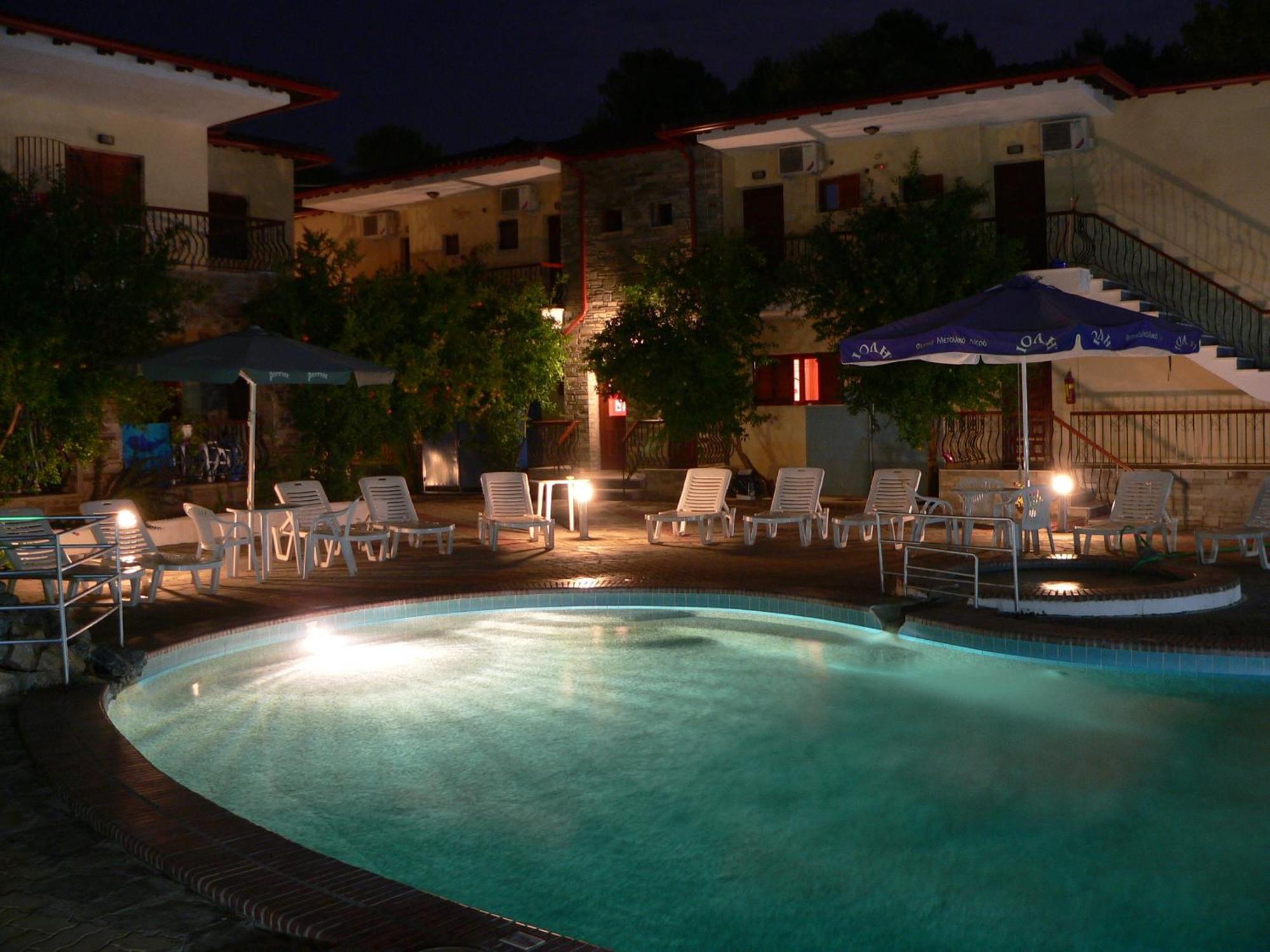 Aparthotel Argo Siviri