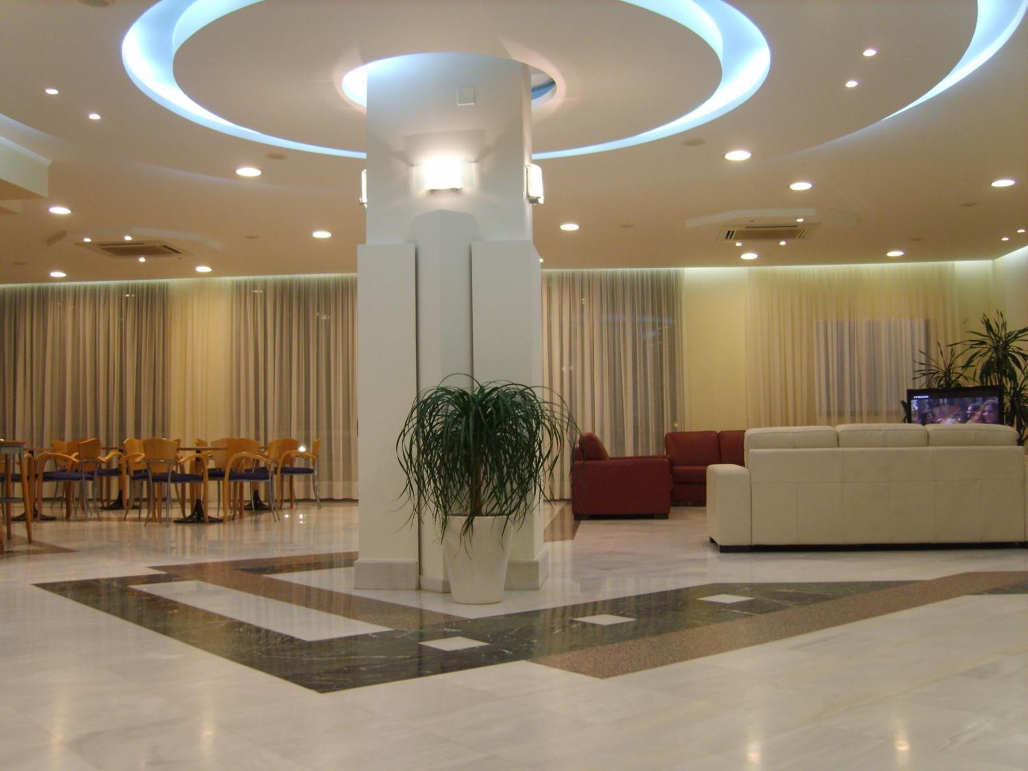 Hotel Atlantica Yakinthos 3*