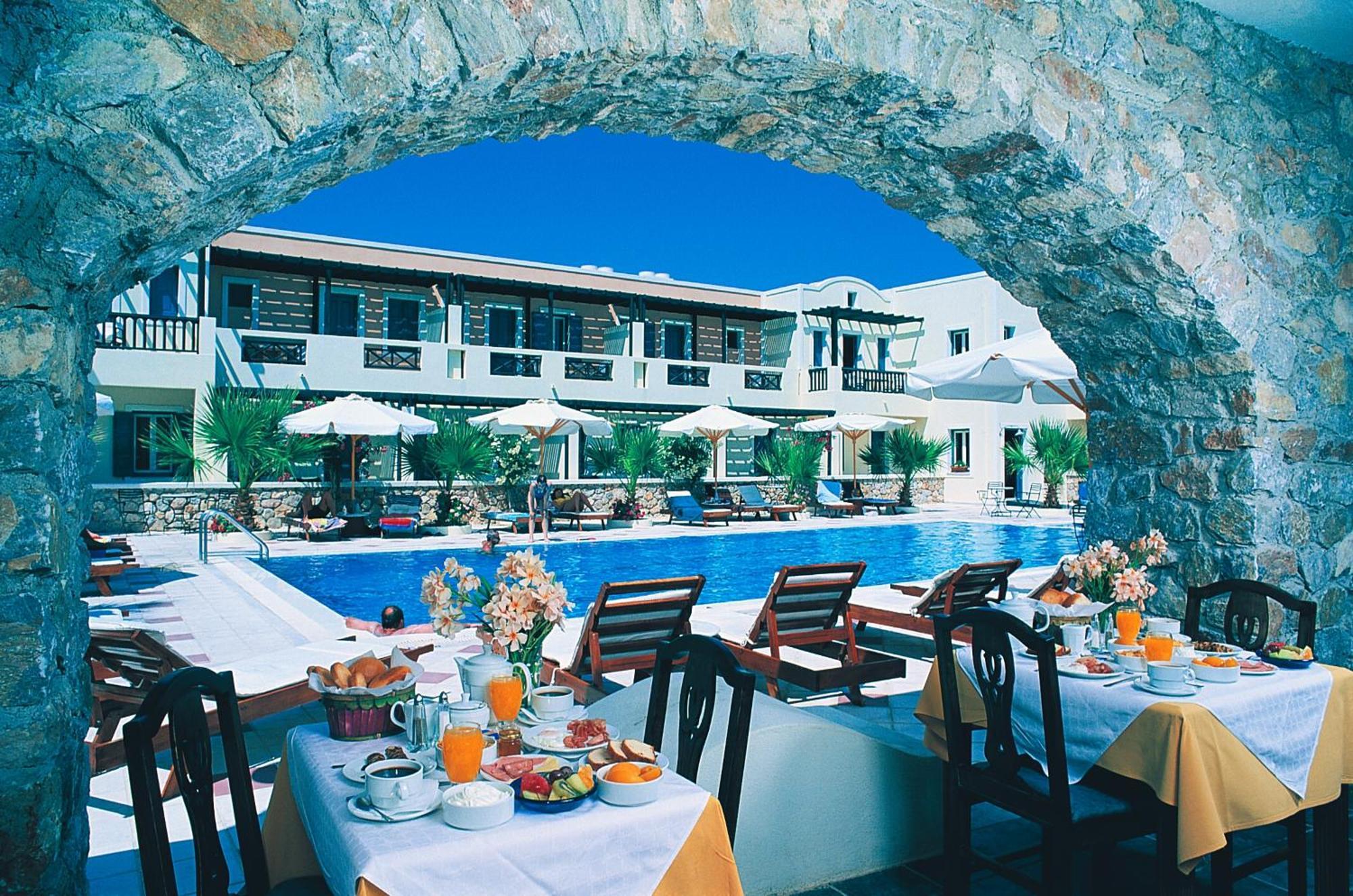 Rose Bay Kamari (Santorini)