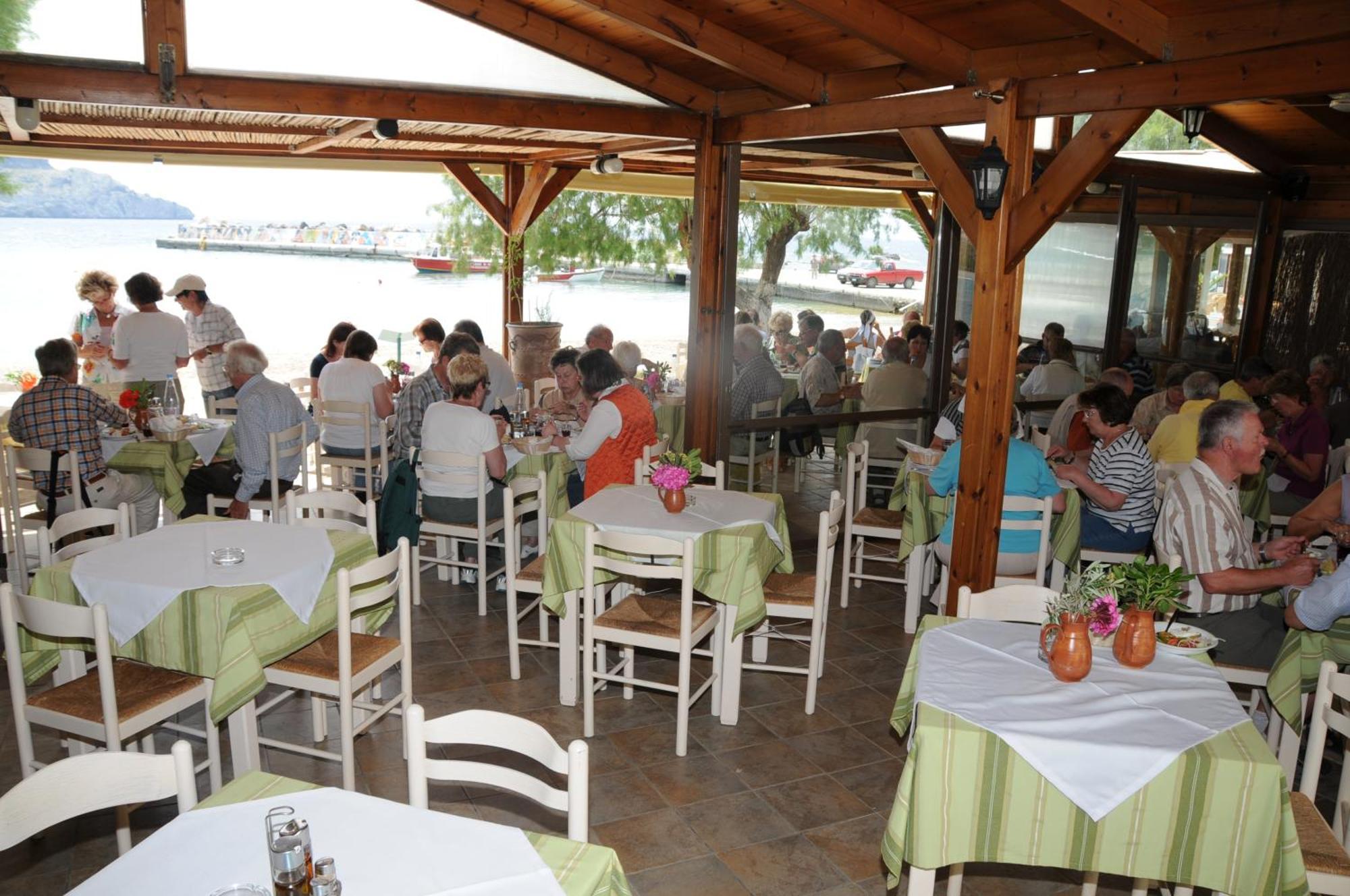 Aparthotel Costas & Chrysoula 3*