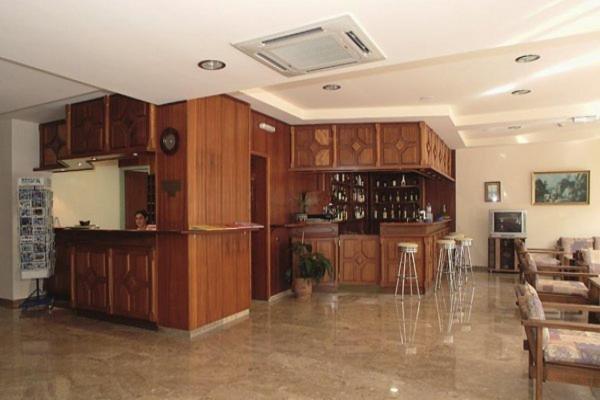 Hotel Theonia 2*