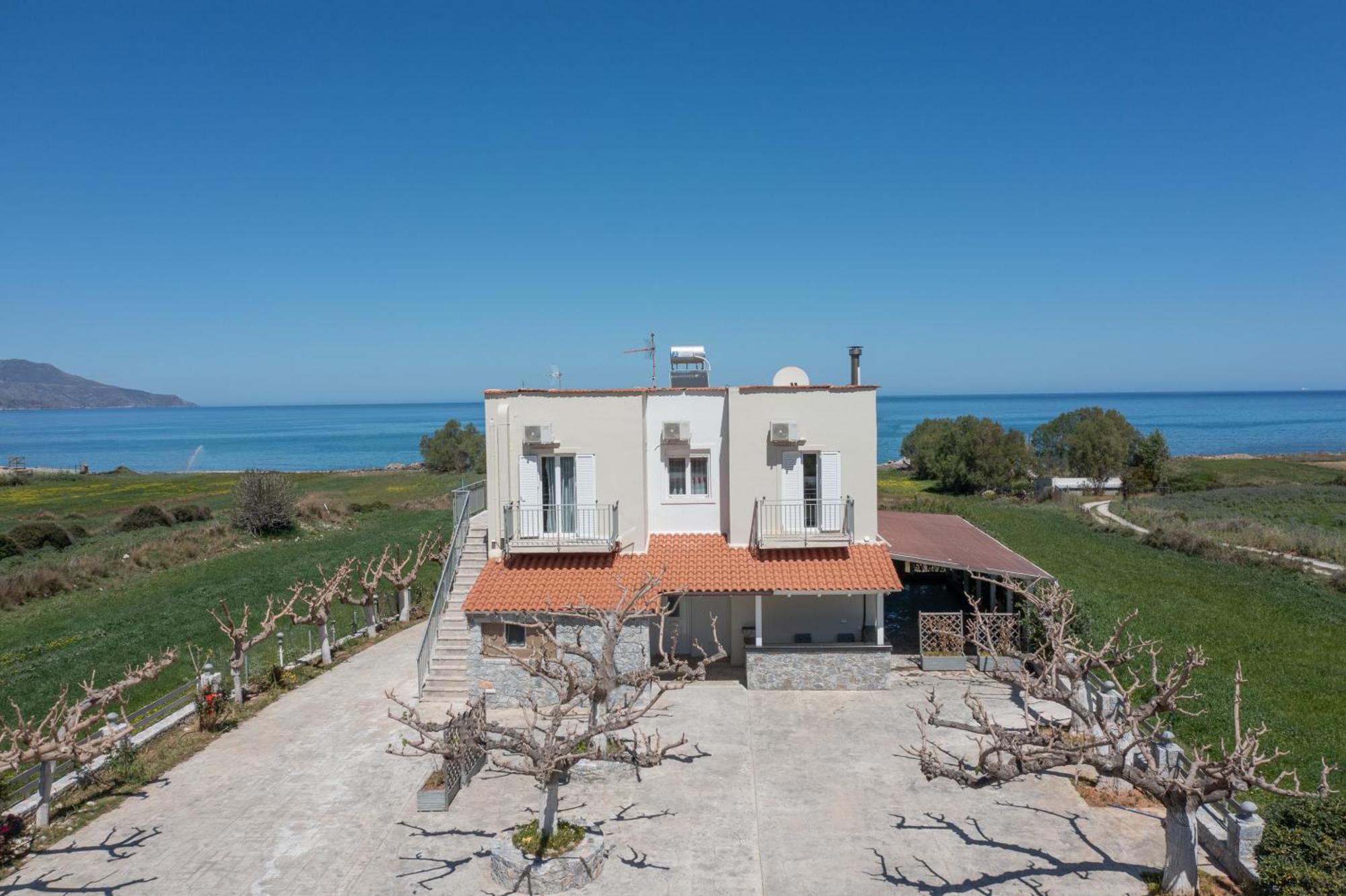 Apartment Beachfront Lux Dhramia