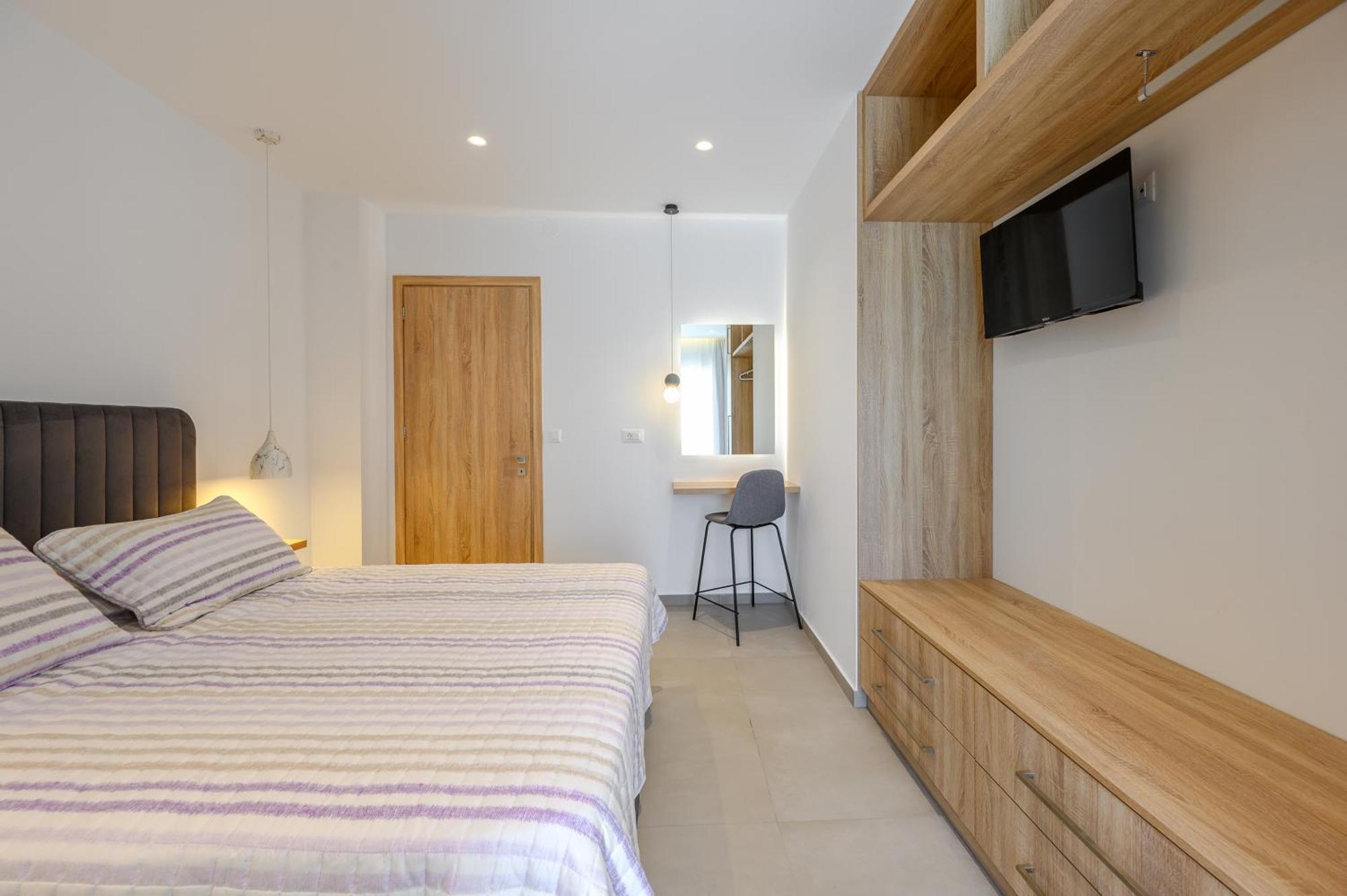 Beachfront Lux Dhramia