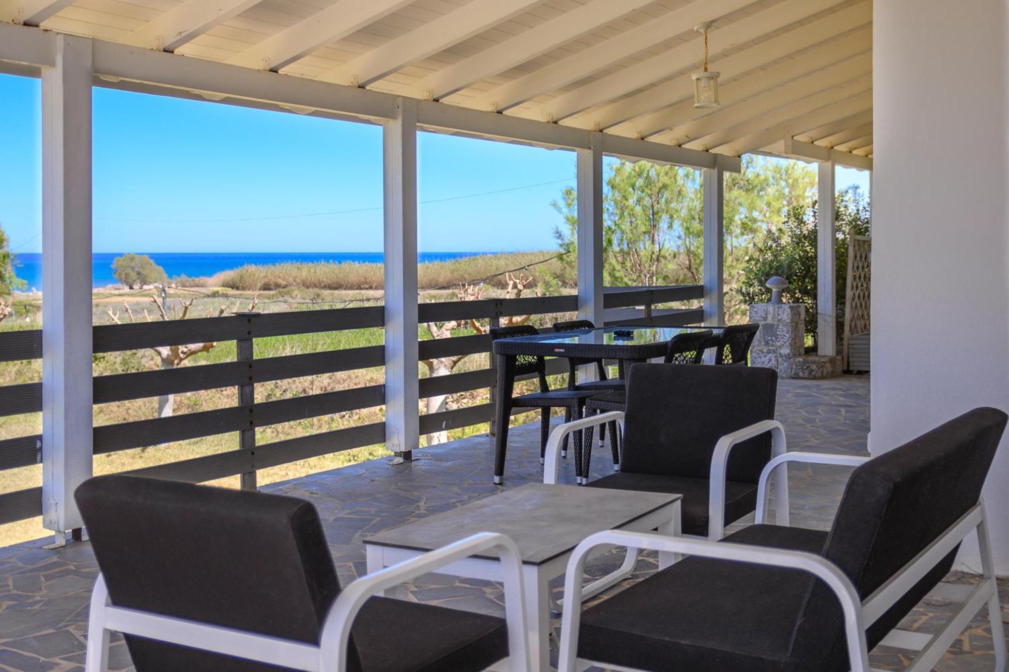 Beachfront Lux Dhramia
