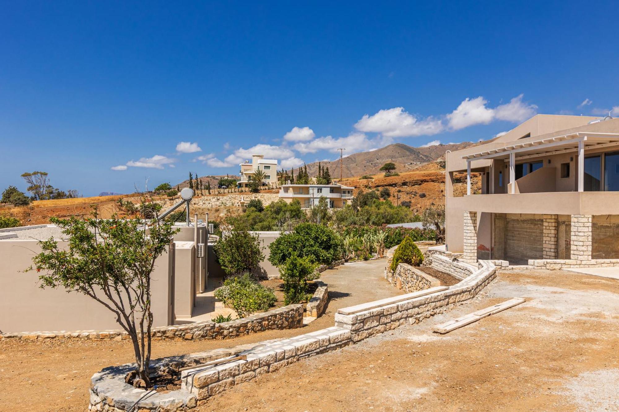 Mythos Village Diskos Lentas