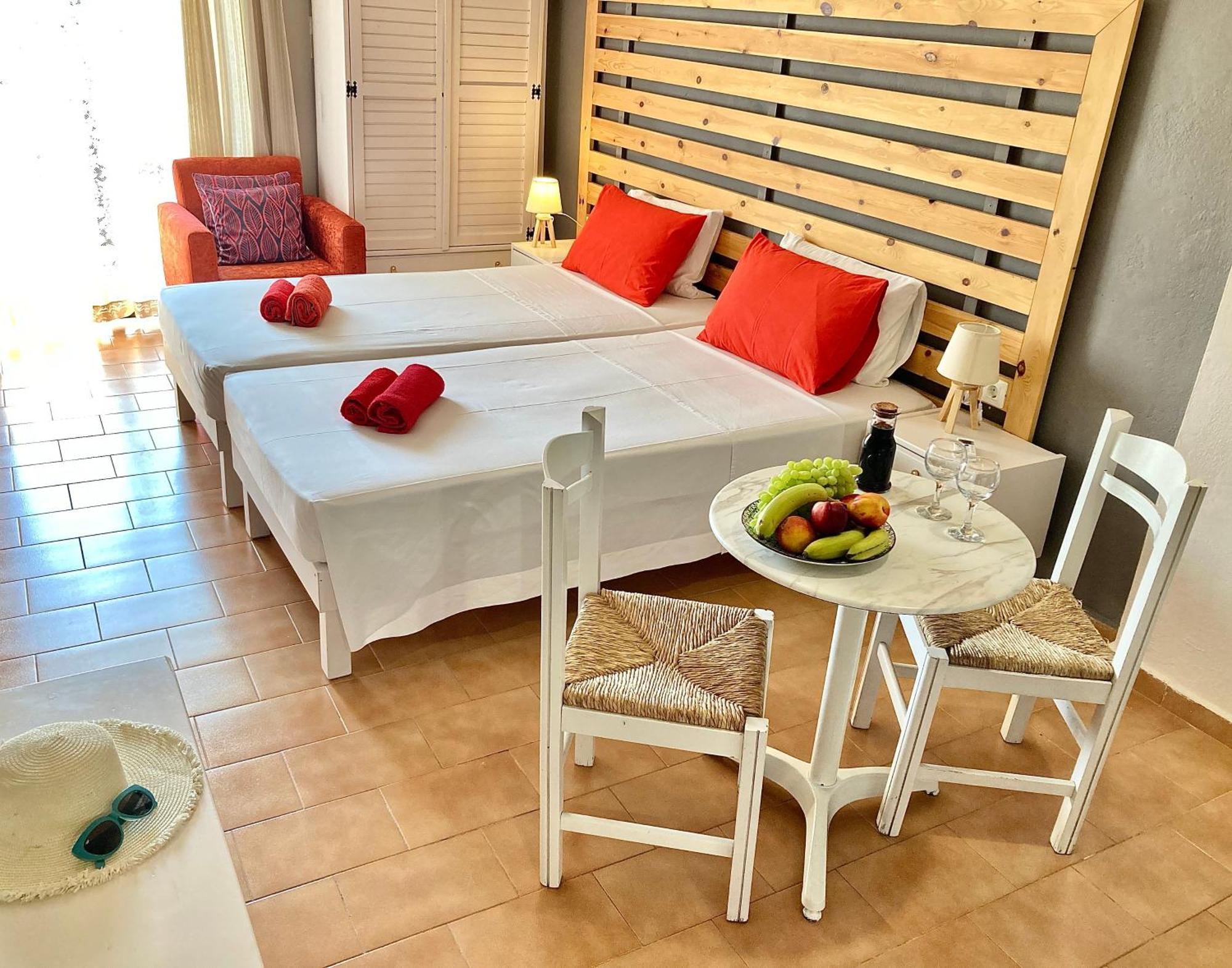 Eleana Apartments