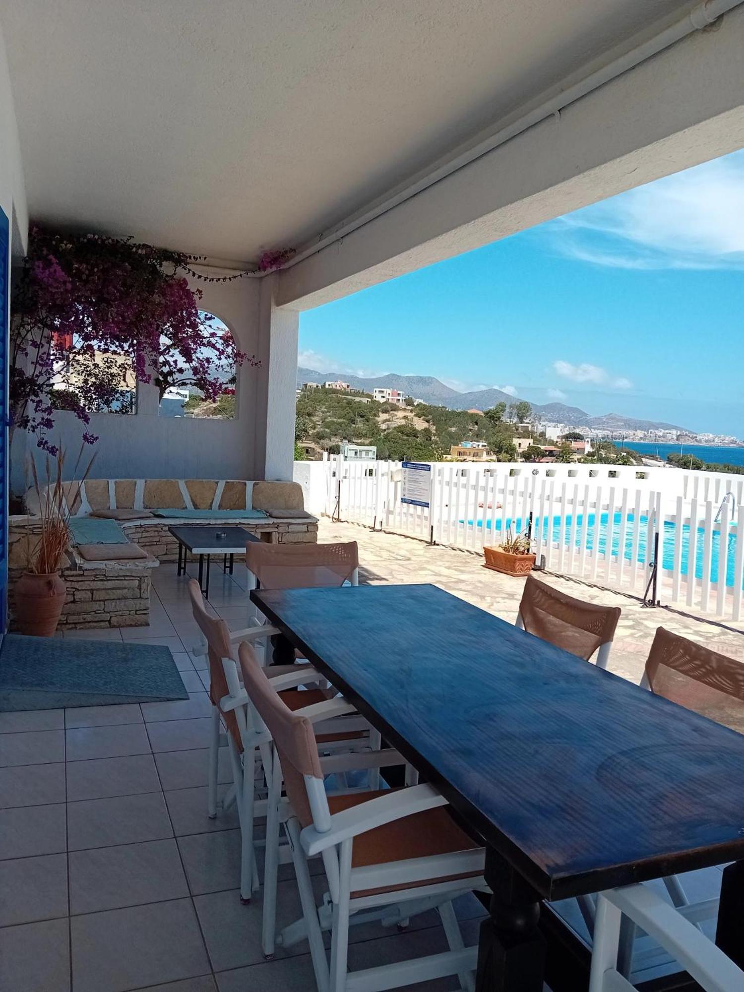 Gerani Aparthotel 2*