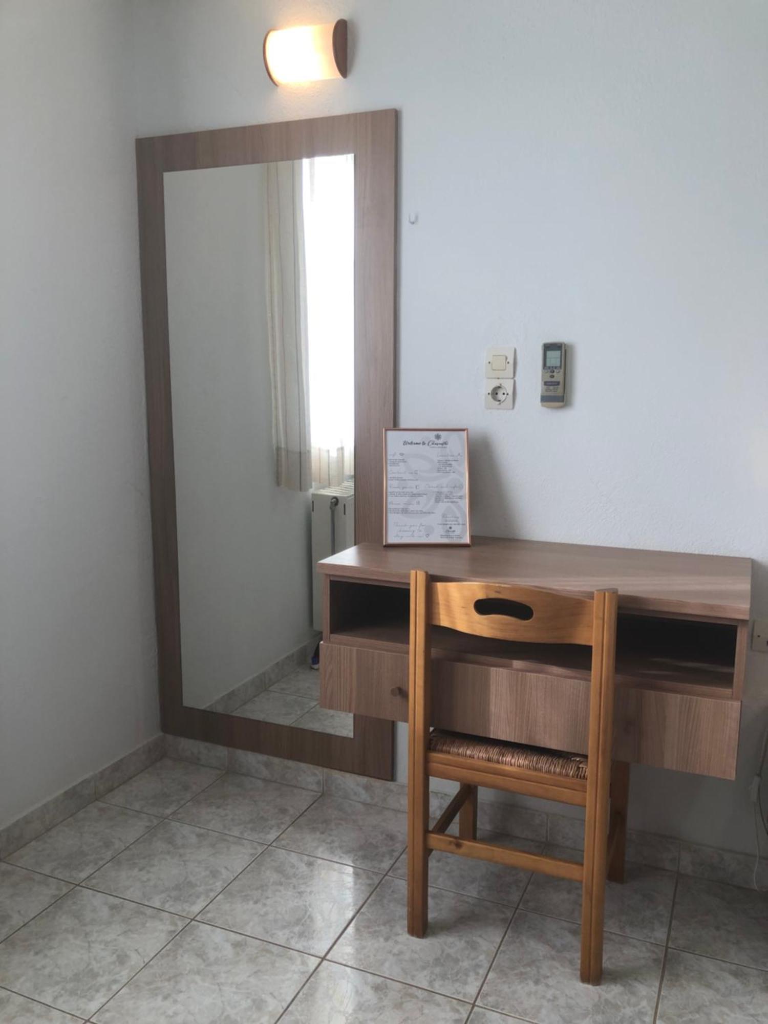 Apartment Chrisanthi & *