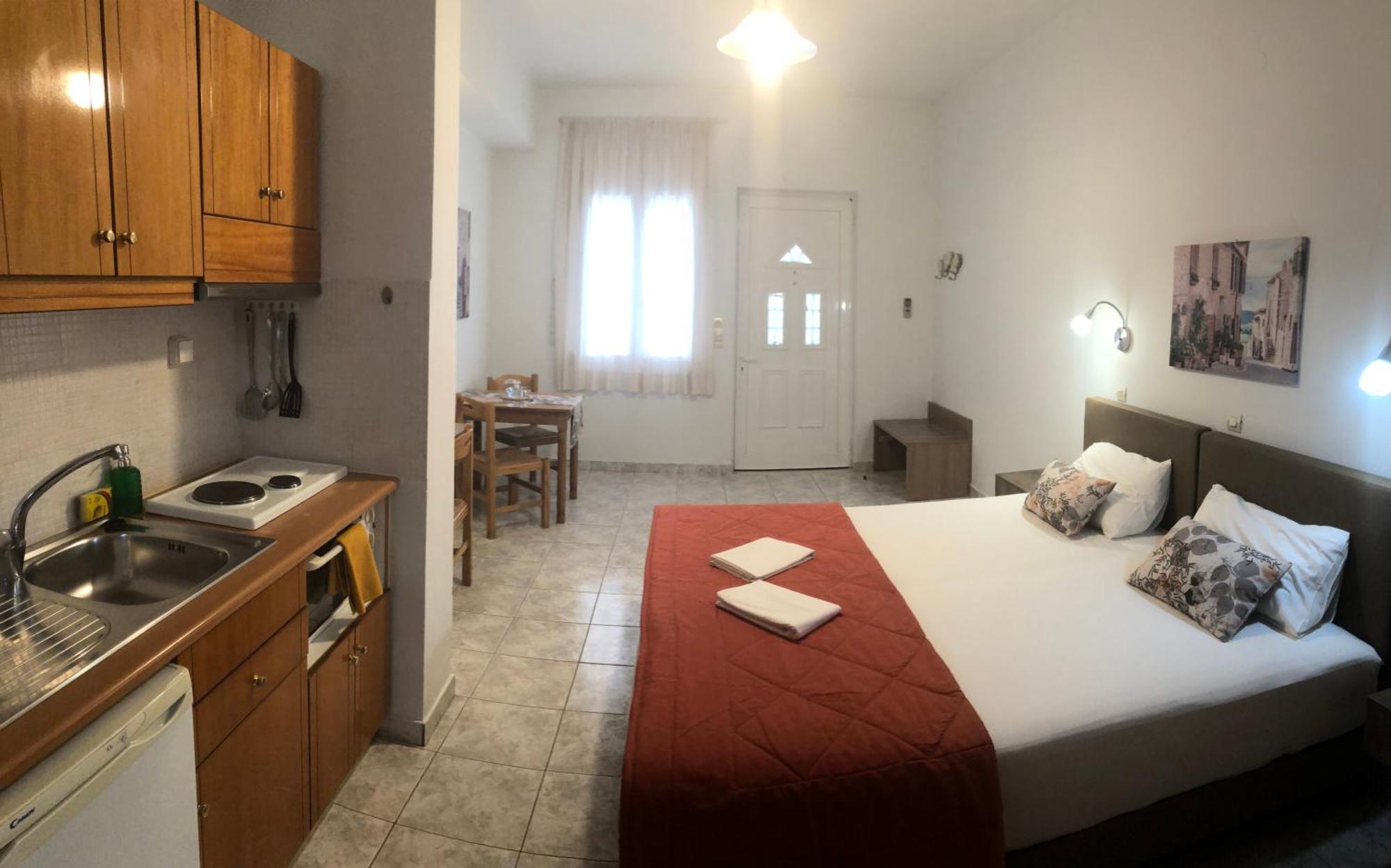 Chrisanthi & Apartment Plakias