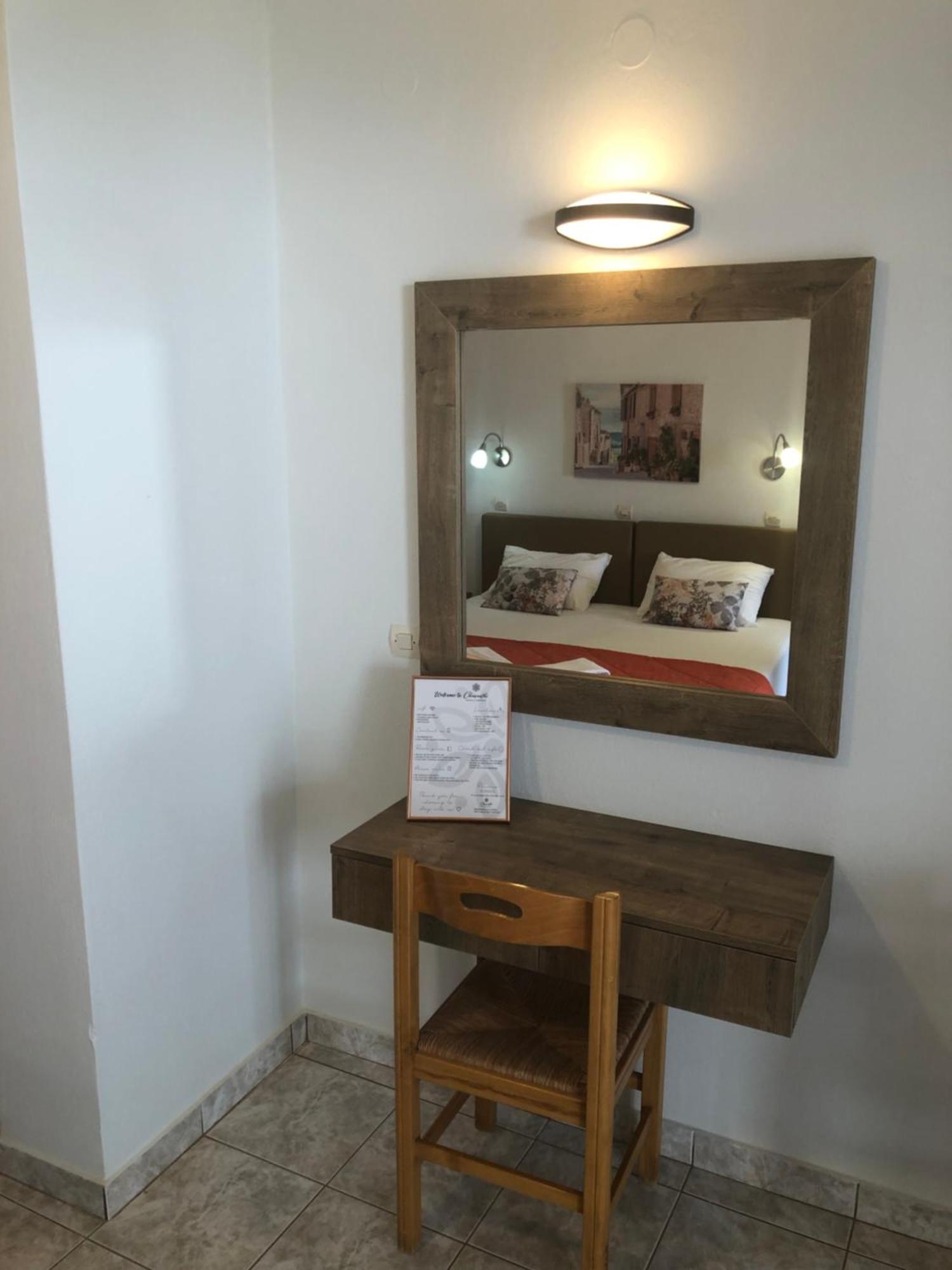 Chrisanthi & Apartment Plakias