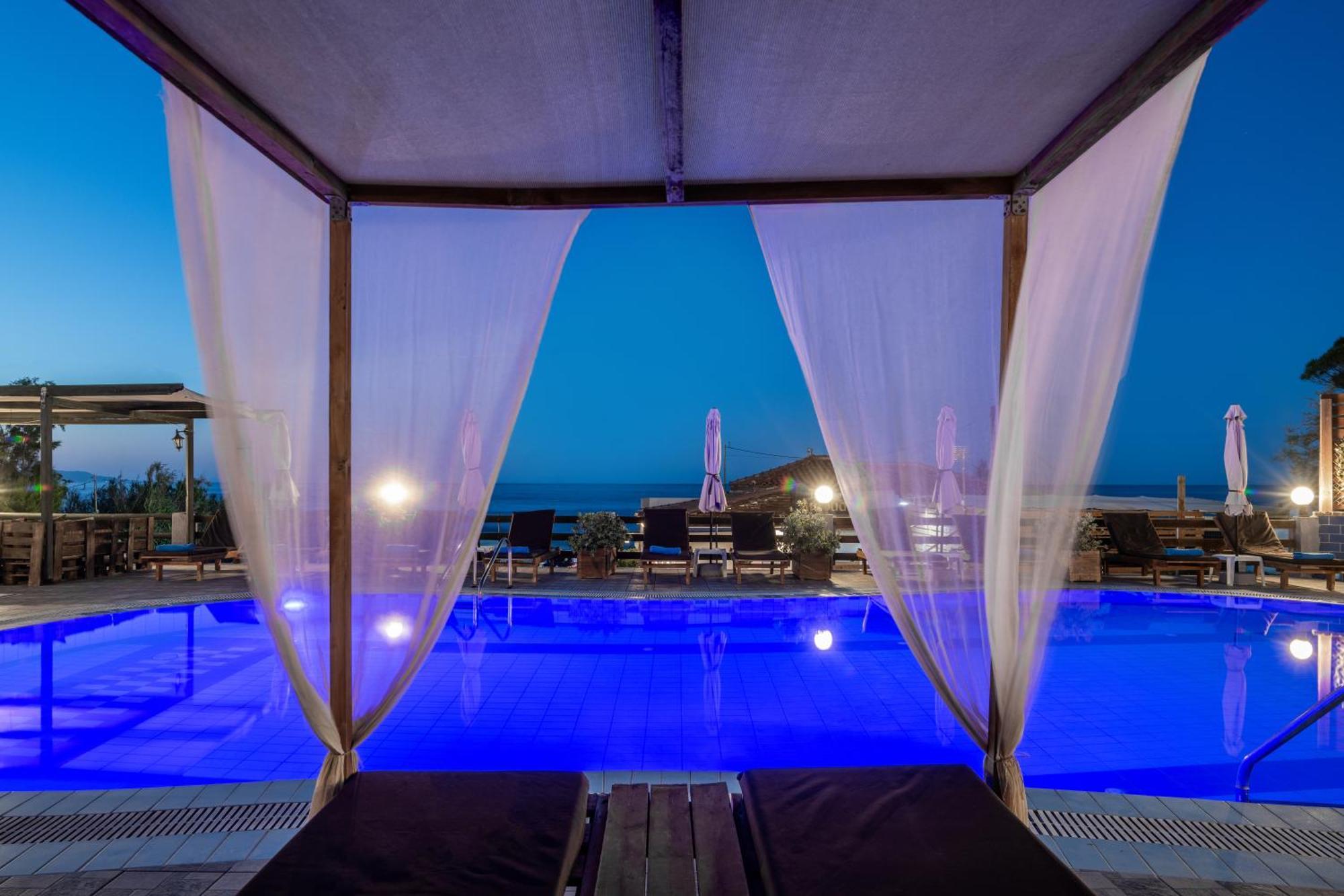 Amarylis Beachfront Studios Apartment