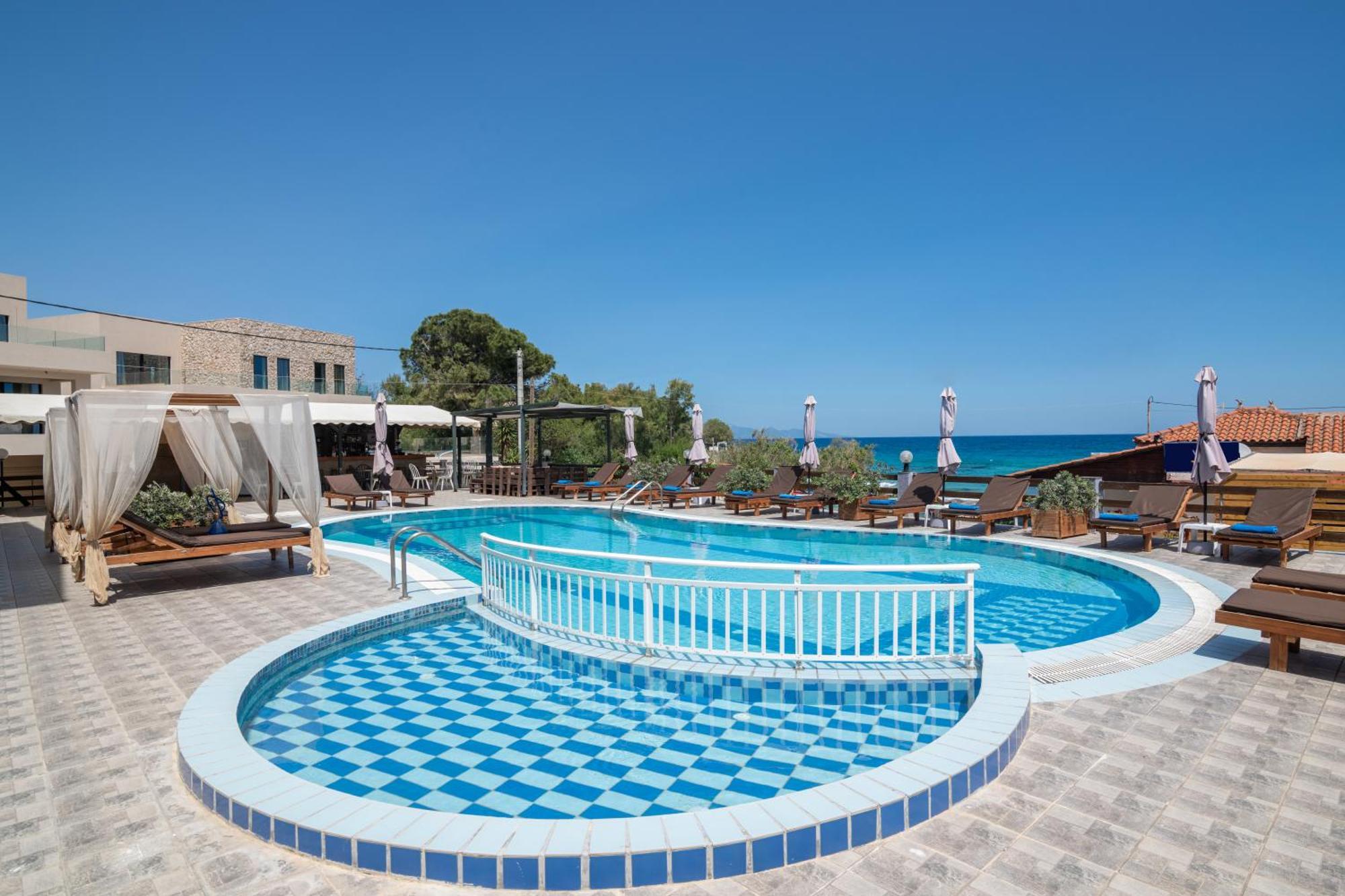 Amarylis Beachfront Studios *