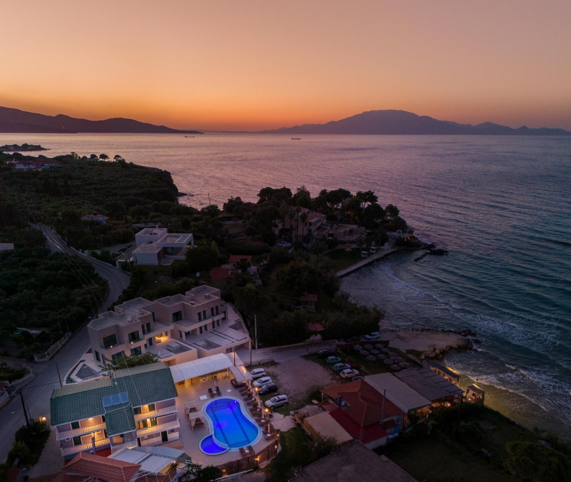 Amarylis Beachfront Studios * Amoudi