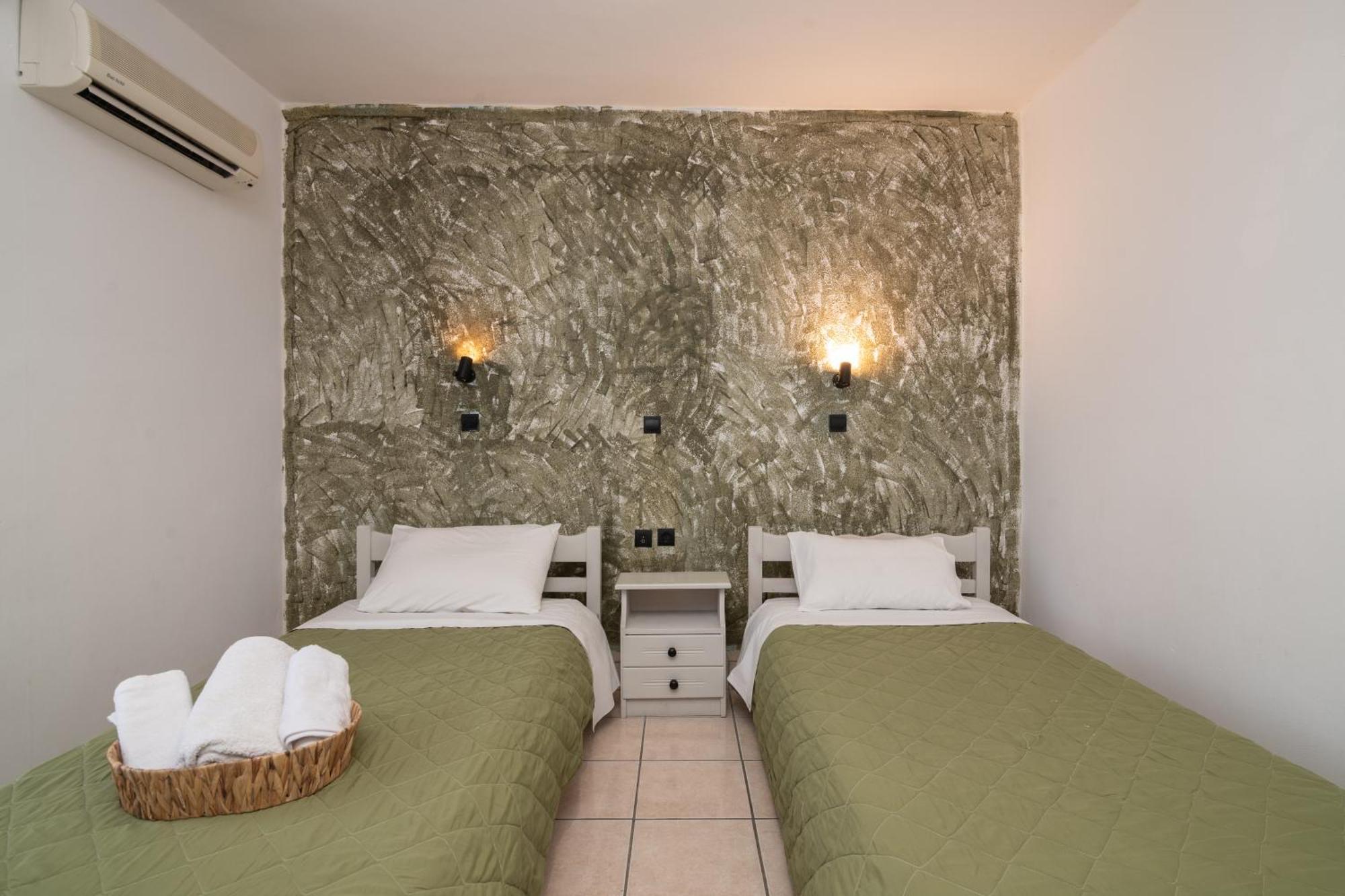 Amarylis Beachfront Studios Apartment
