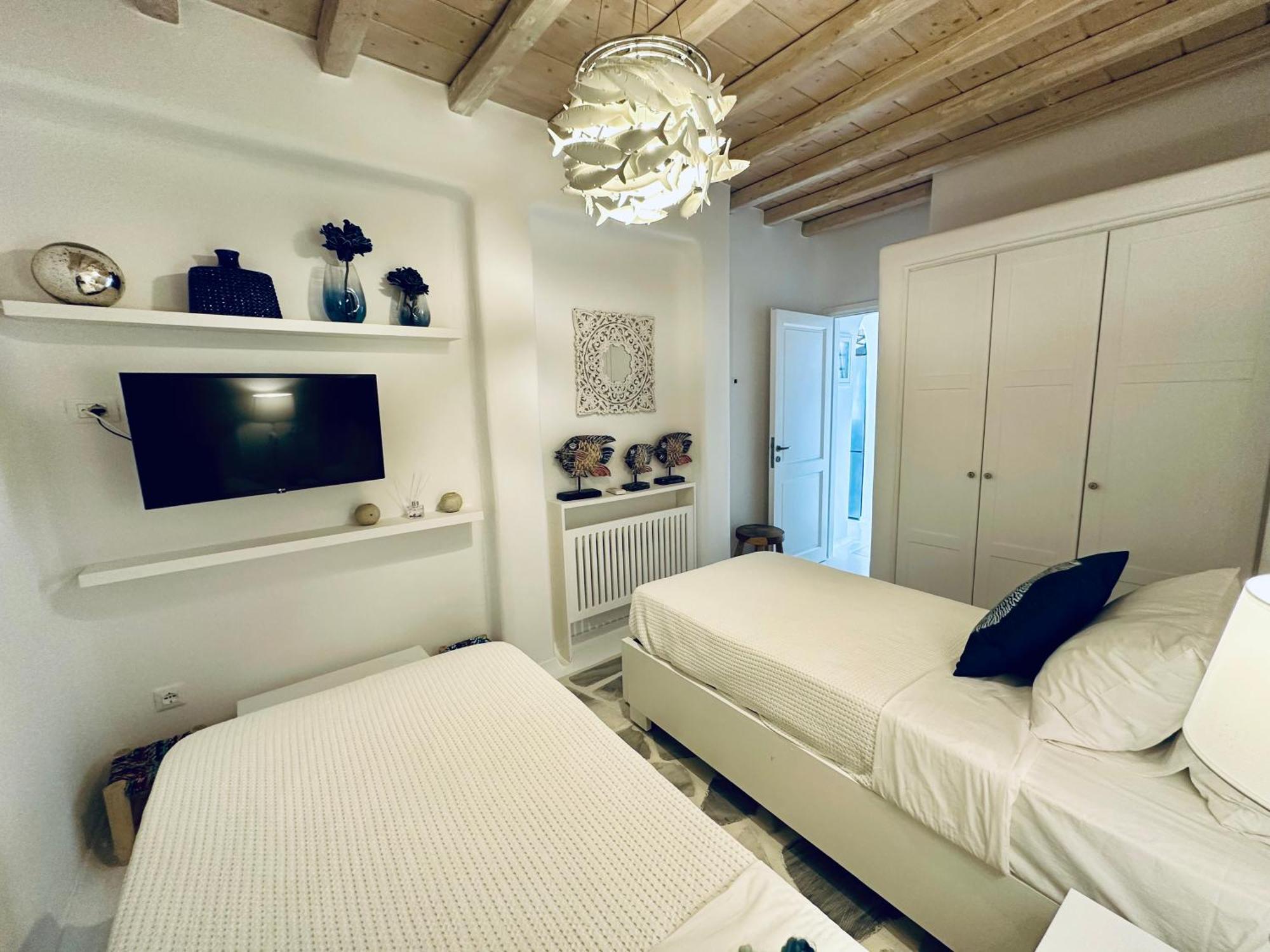 Helios Max * Mykonos Town