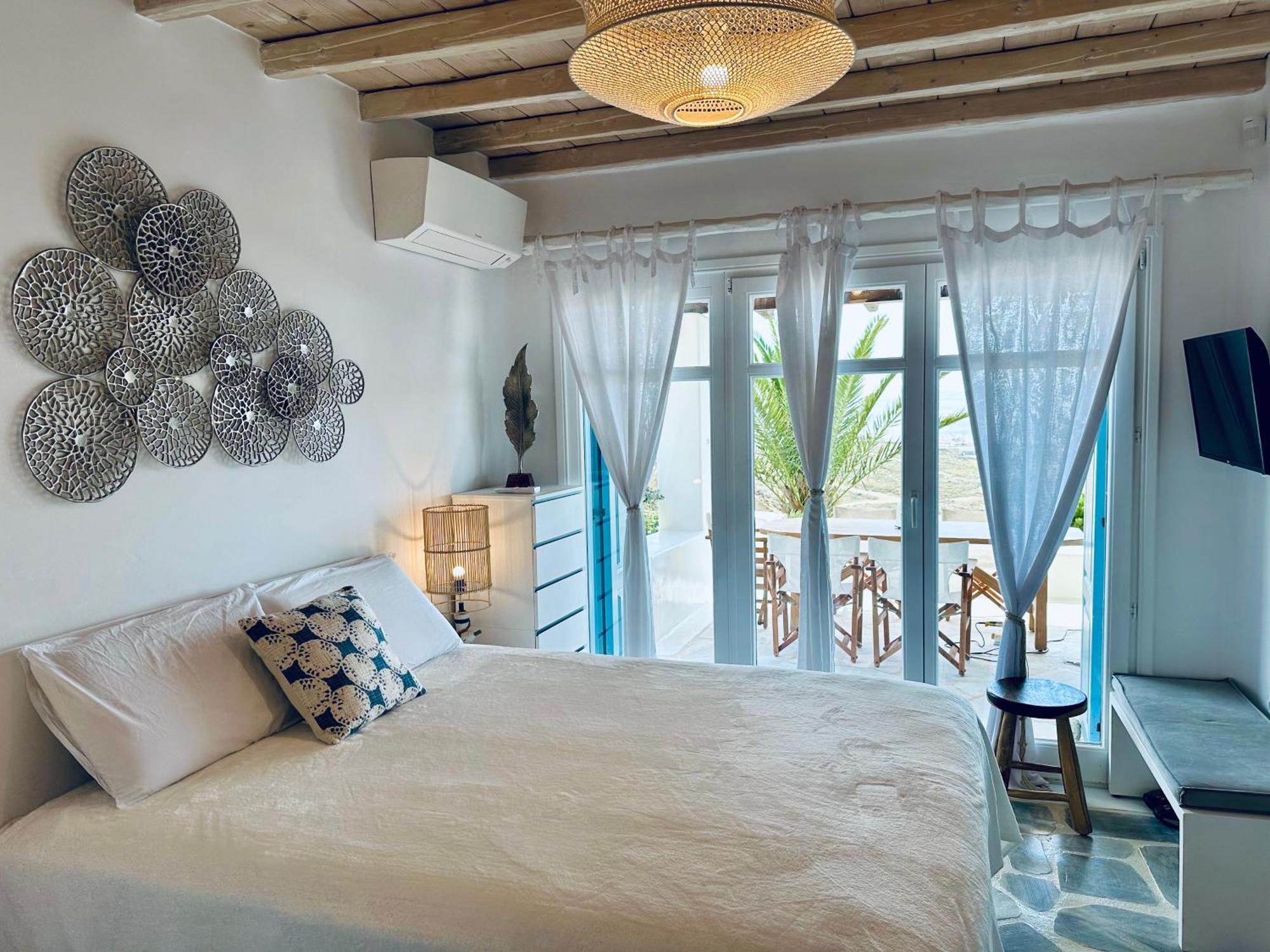 Helios Max * Mykonos Town