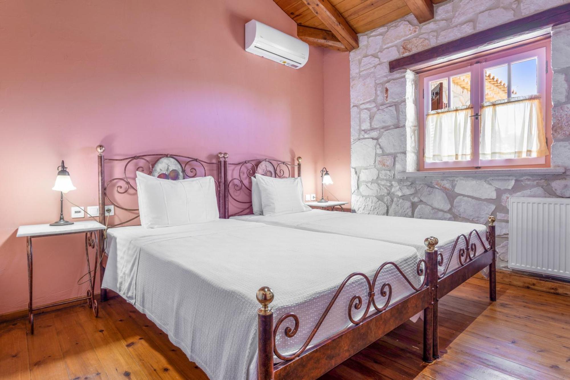 Villa Ira