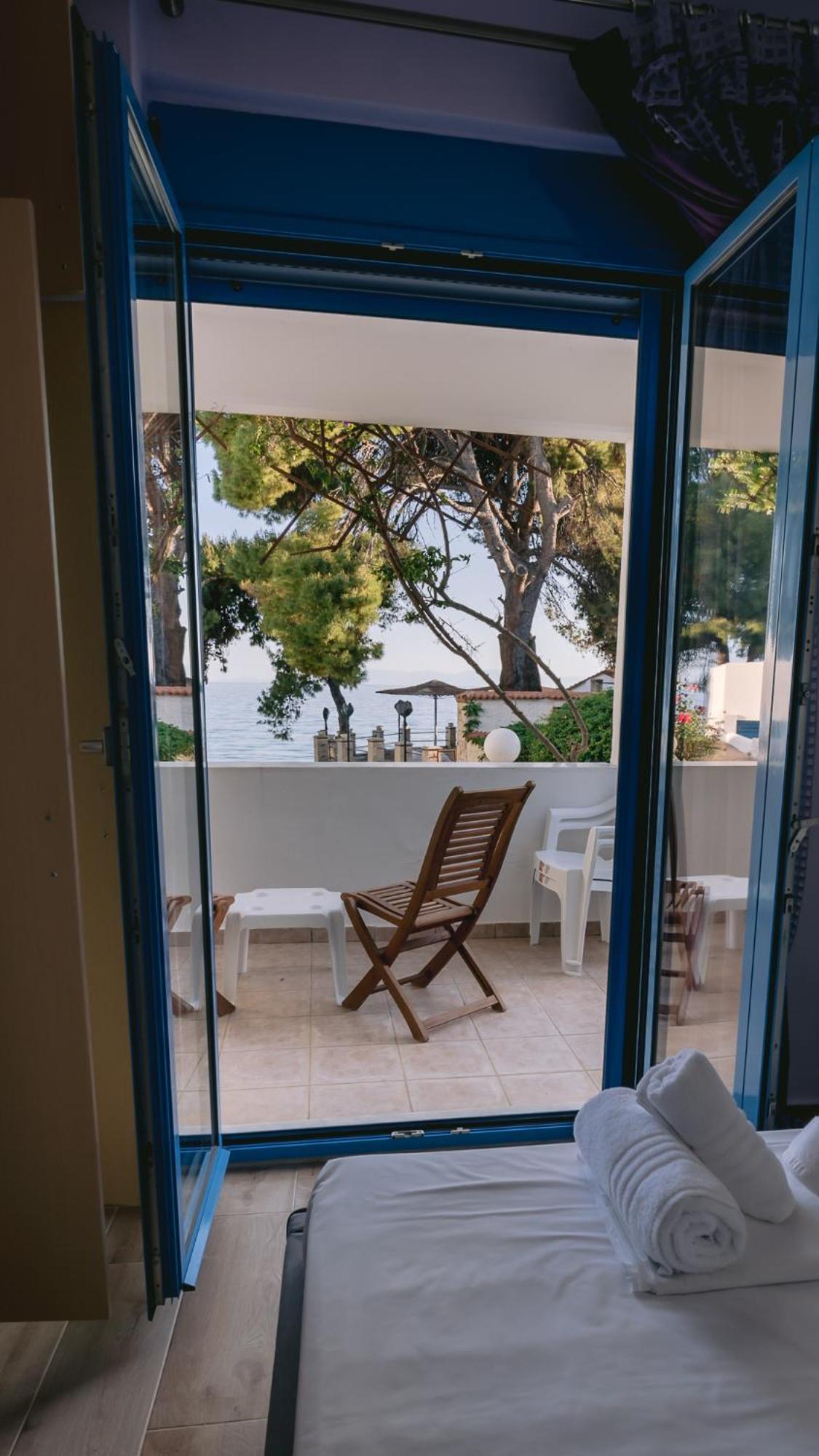 Serenity Front Maisonette, Holiday home Mola Kalyva