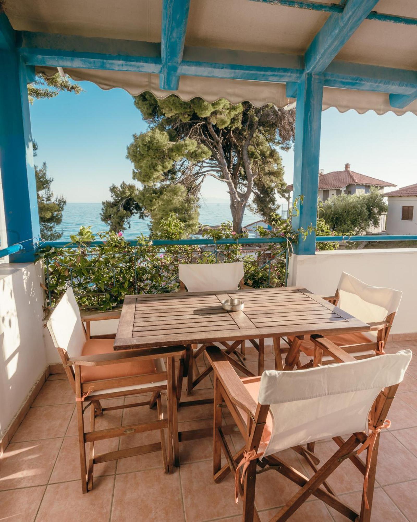 Serenity Front Maisonette, Mola Kalyva